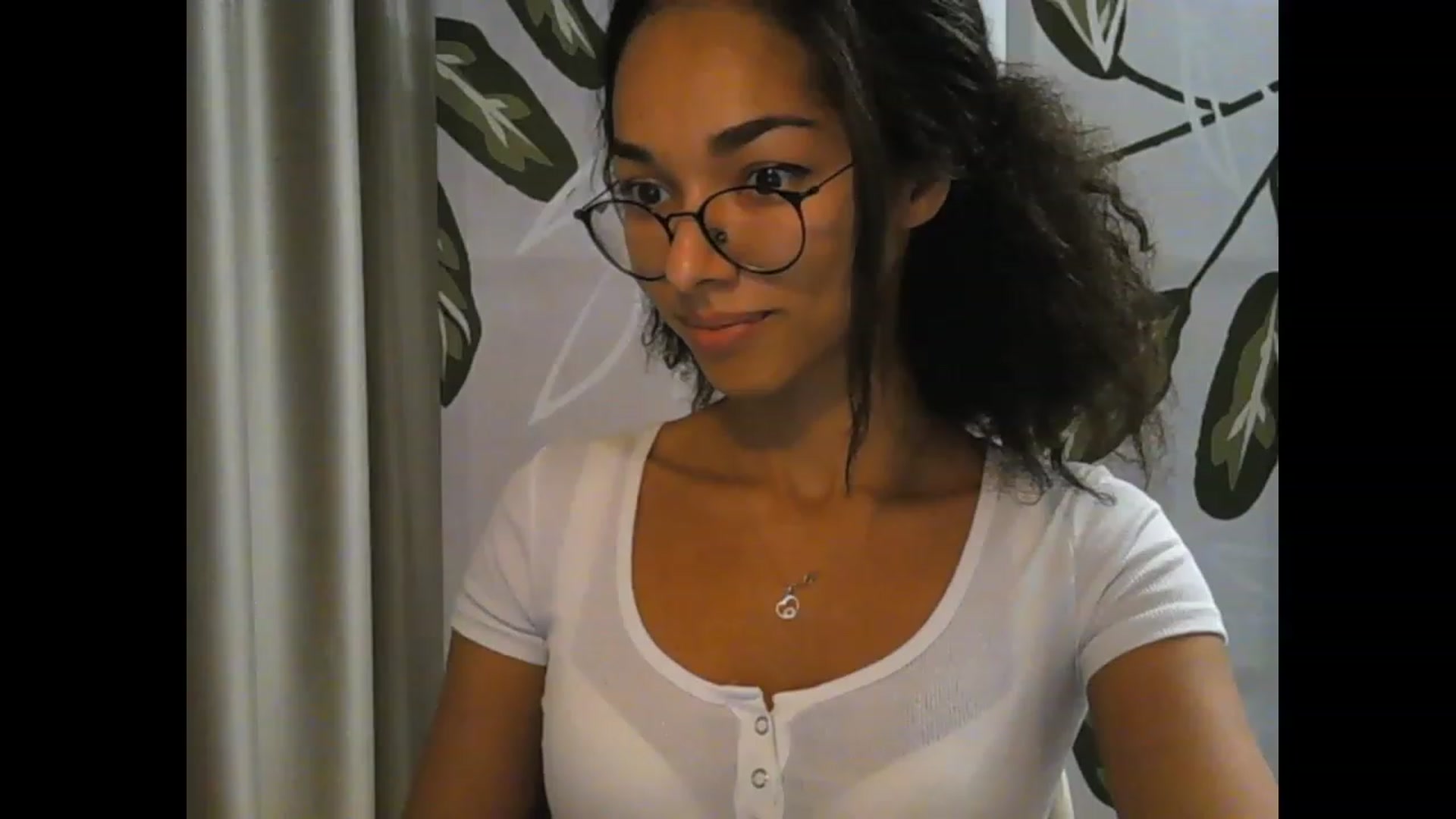 Gallery image thumbnail from Carmel_Dee's myfreecams stream on, 10/01/2023, 23:07 image 5 of 20
