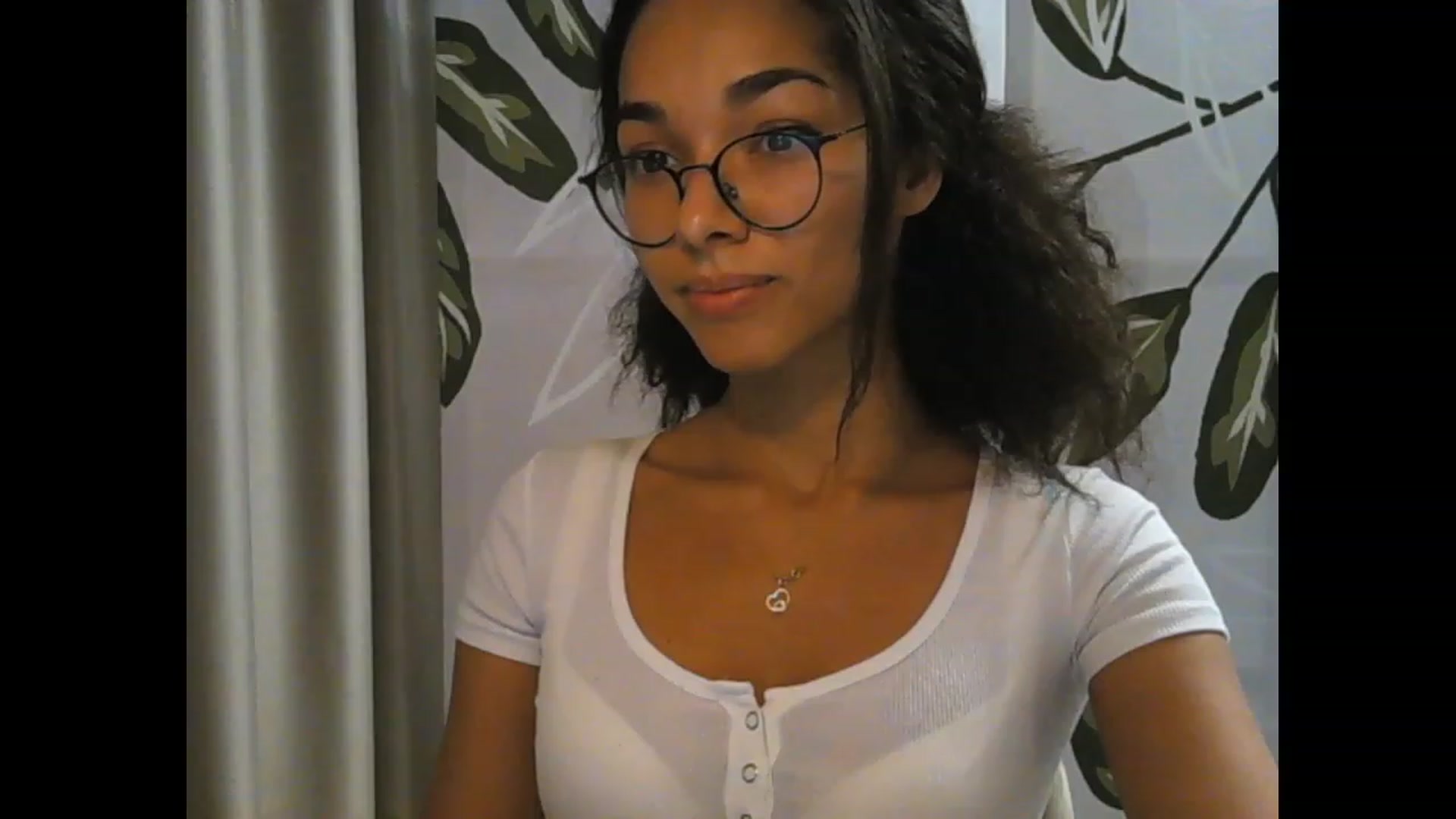 Gallery image thumbnail from Carmel_Dee's myfreecams stream on, 10/01/2023, 23:07 image 1 of 20