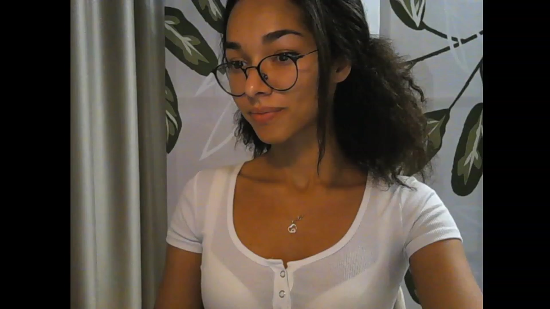 Gallery image thumbnail from Carmel_Dee's myfreecams stream on, 10/01/2023, 23:07 image 4 of 20