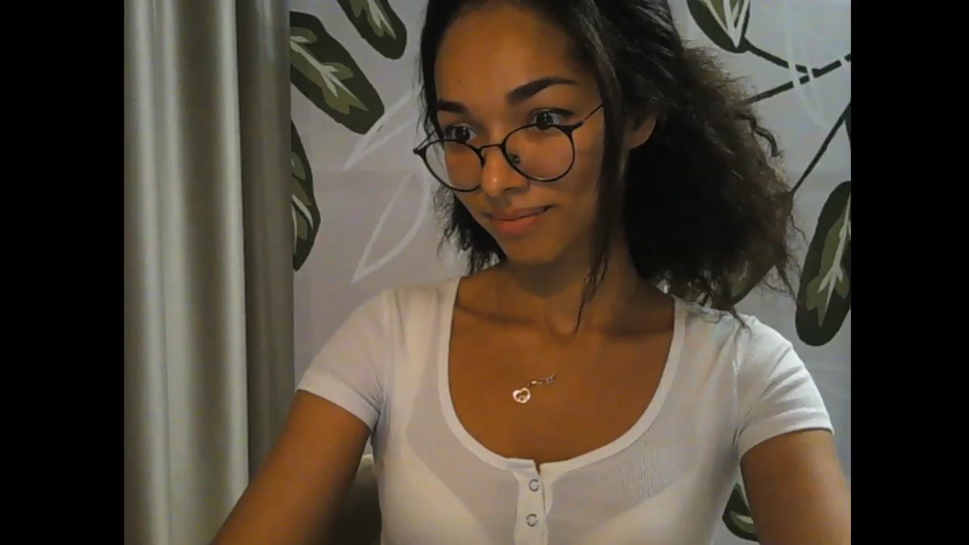 Gallery image thumbnail from Carmel_Dee's myfreecams stream on, 10/01/2023, 23:07 image 18 of 20