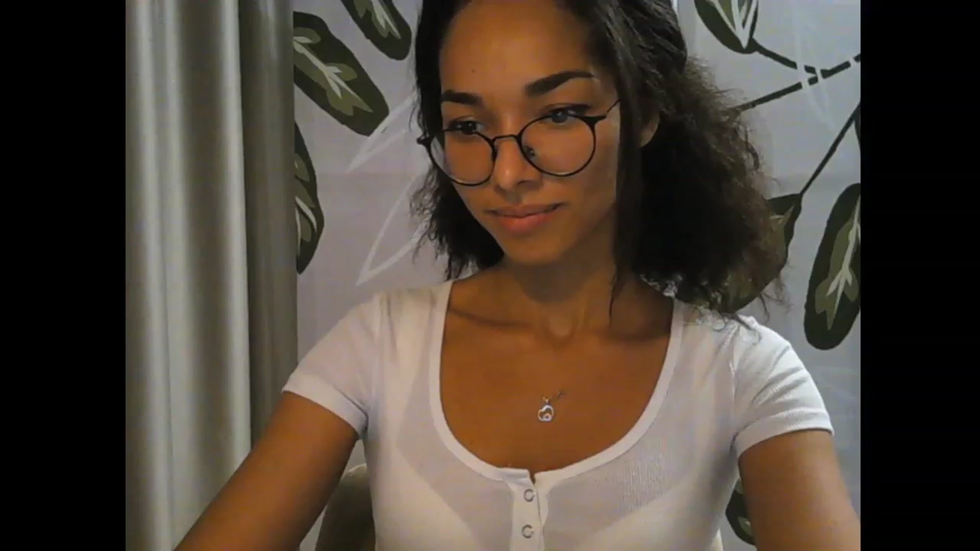 Gallery image thumbnail from Carmel_Dee's myfreecams stream on, 10/01/2023, 23:07 image 11 of 20