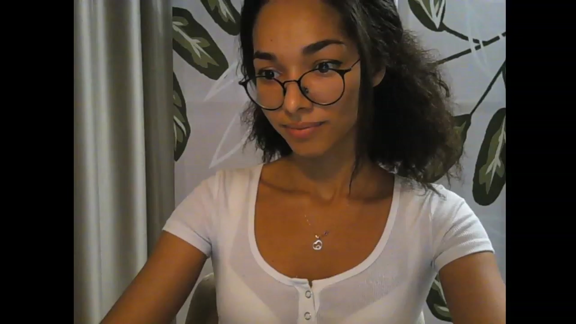 Gallery image thumbnail from Carmel_Dee's myfreecams stream on, 10/01/2023, 23:07 image 3 of 20