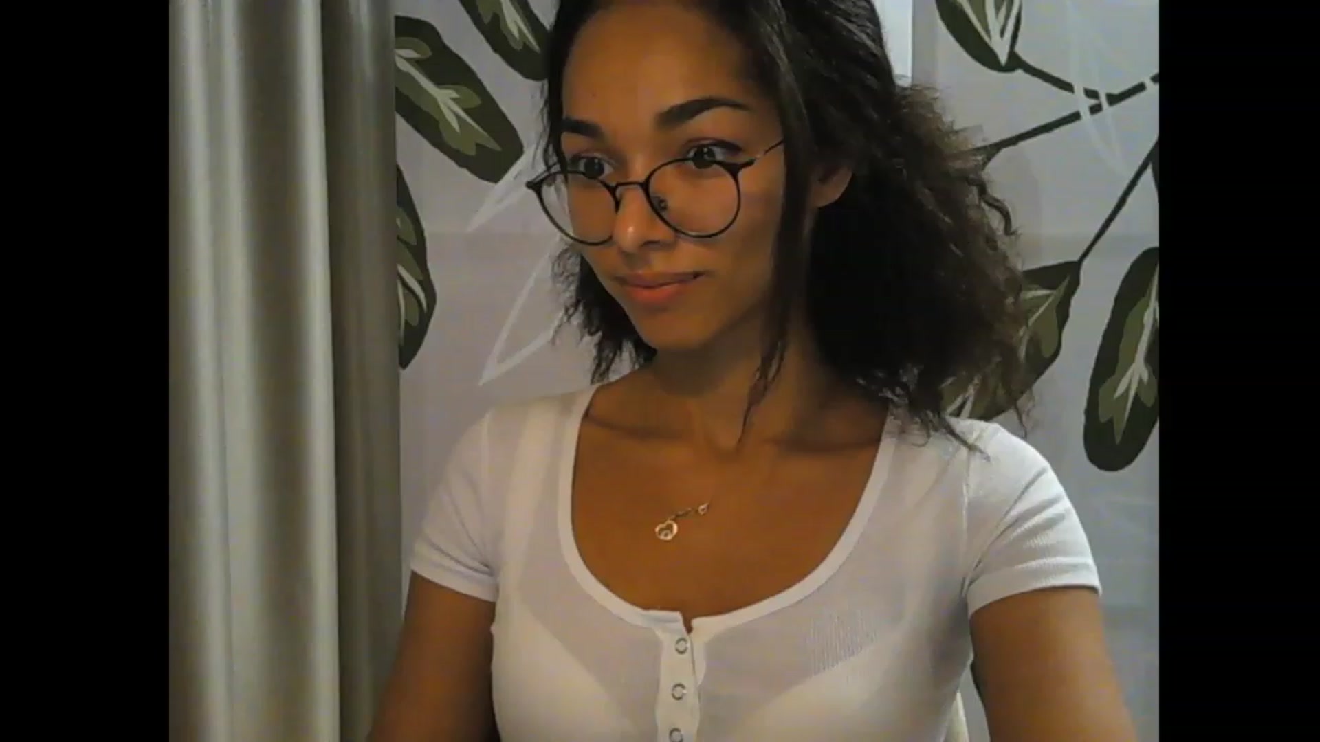 Gallery image thumbnail from Carmel_Dee's myfreecams stream on, 10/01/2023, 23:07 image 19 of 20