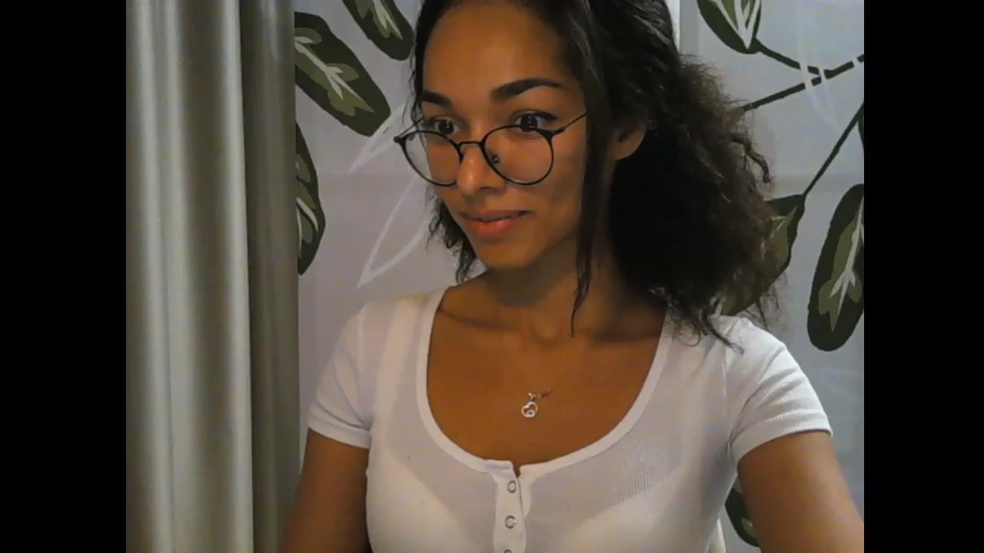 Gallery image thumbnail from Carmel_Dee's myfreecams stream on, 10/01/2023, 23:07 image 9 of 20