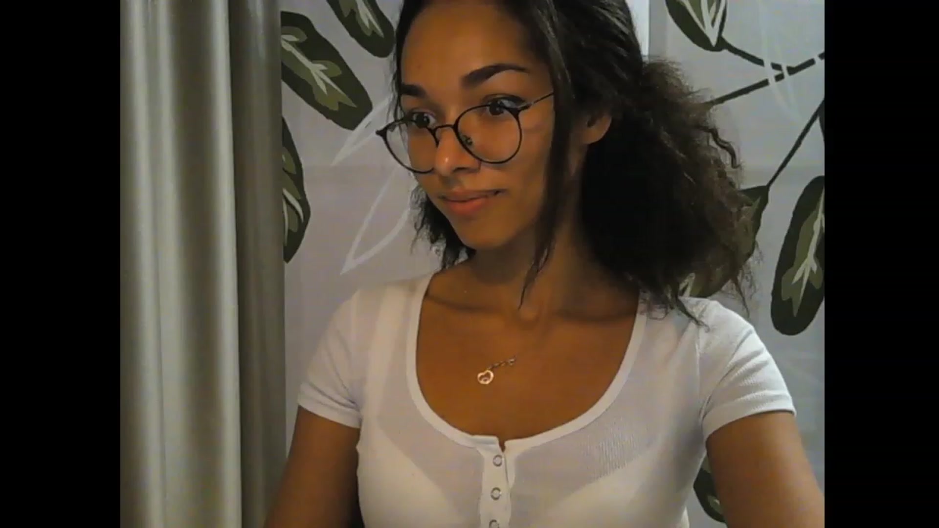 Gallery image thumbnail from Carmel_Dee's myfreecams stream on, 10/01/2023, 23:07 image 17 of 20