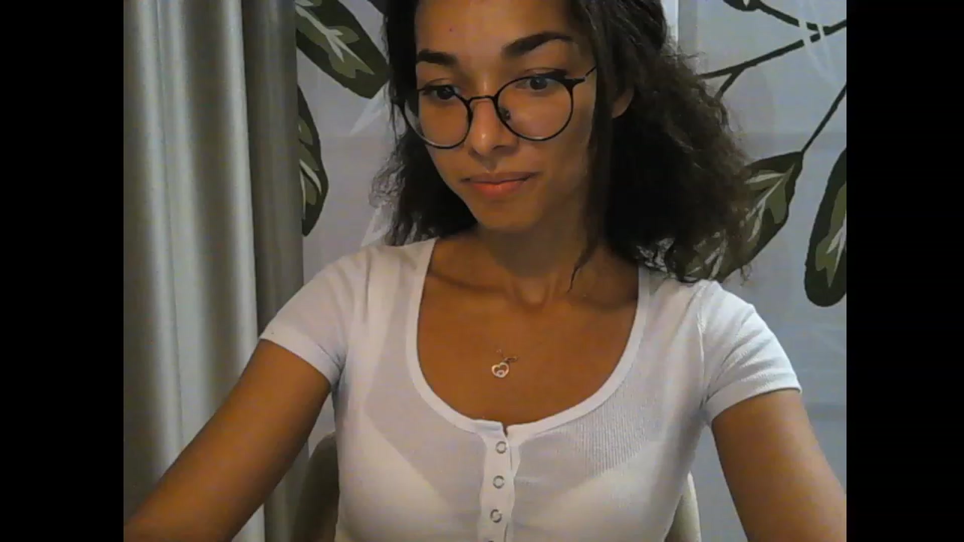 Gallery image thumbnail from Carmel_Dee's myfreecams stream on, 10/01/2023, 23:32 image 8 of 20