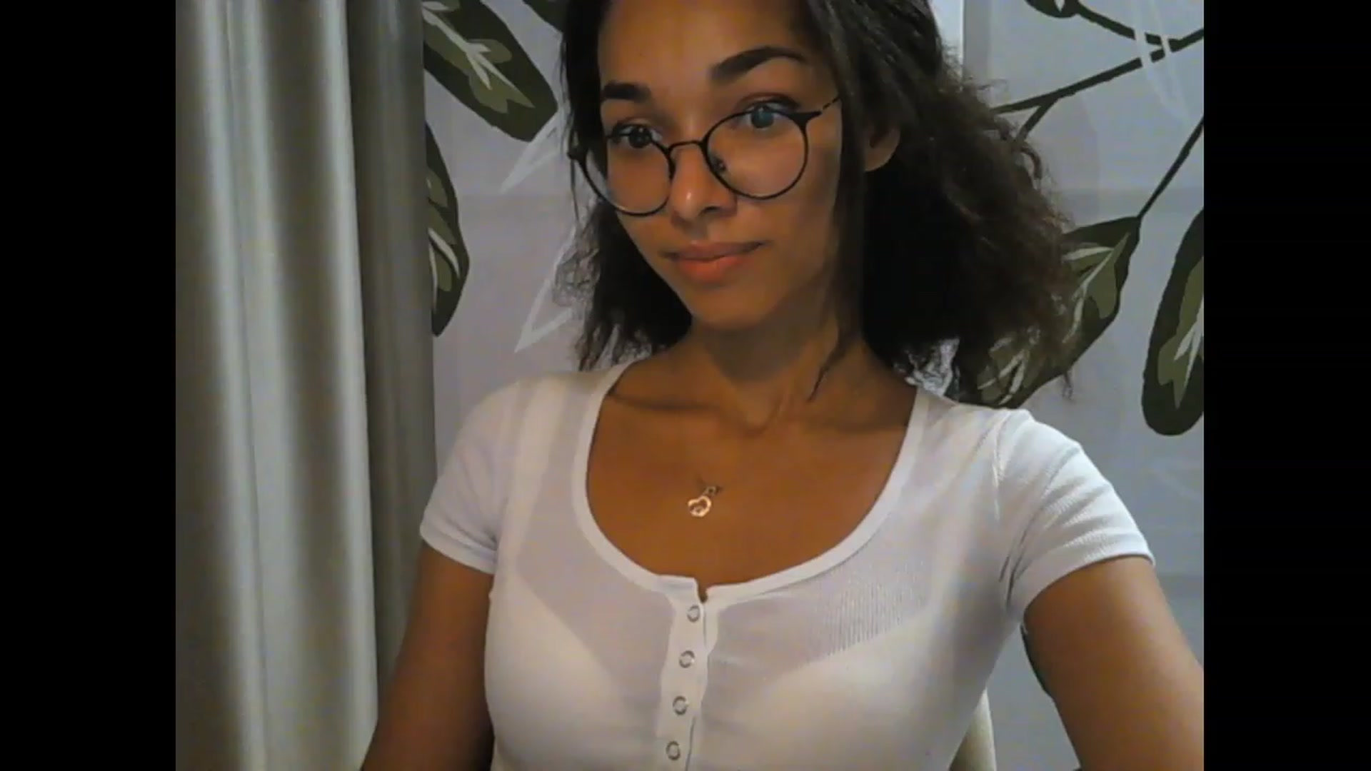 Gallery image thumbnail from Carmel_Dee's myfreecams stream on, 10/01/2023, 23:32 image 1 of 20