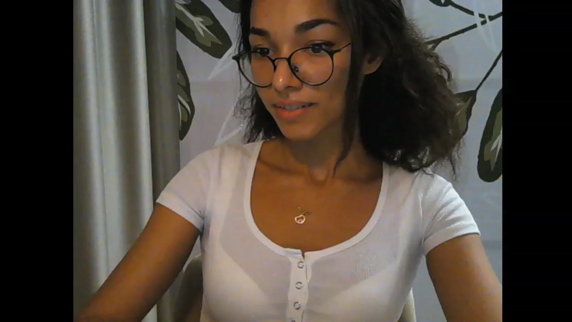 Gallery image thumbnail from Carmel_Dee's myfreecams stream on, 10/01/2023, 23:32 image 10 of 20