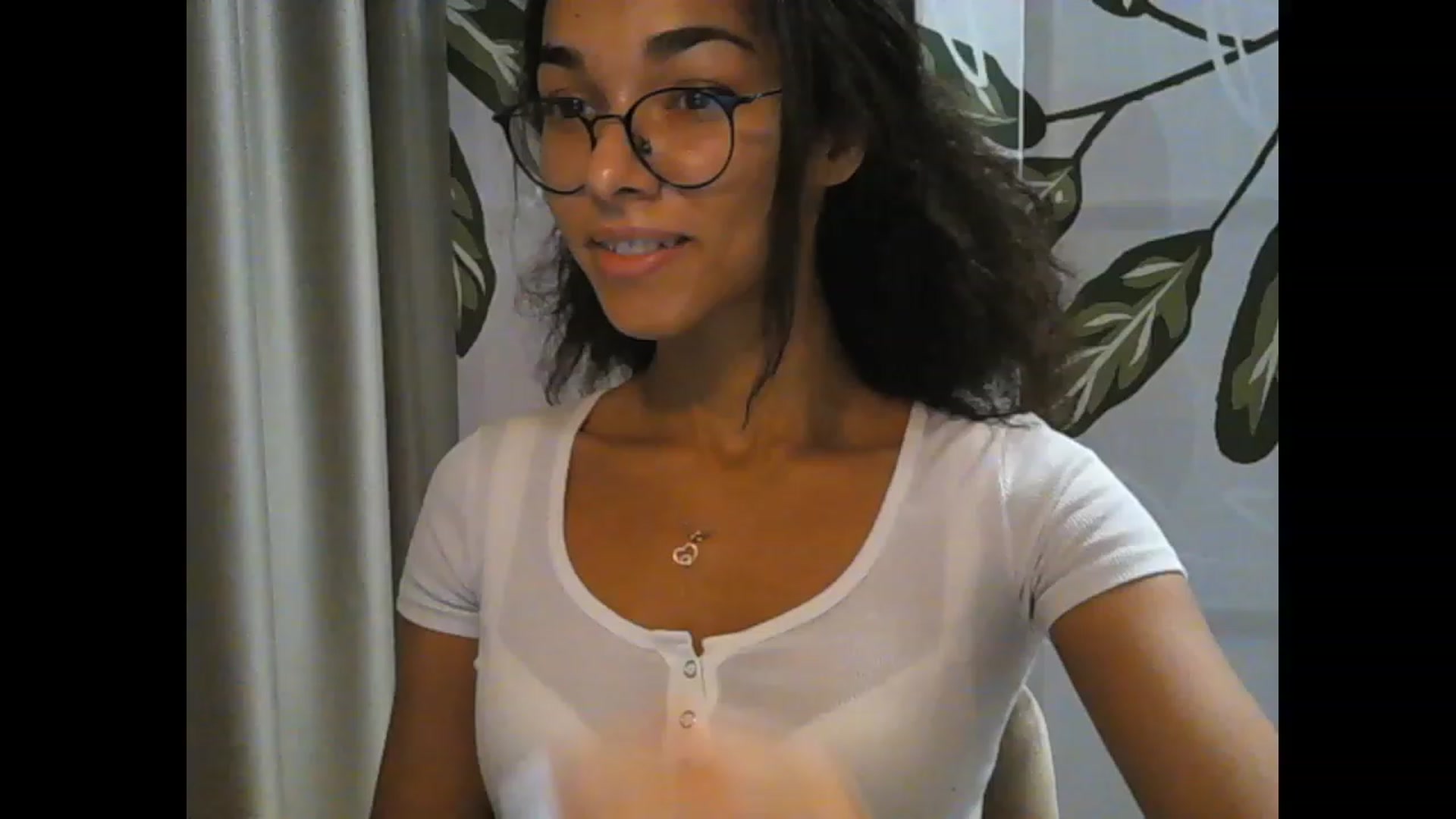 Gallery image thumbnail from Carmel_Dee's myfreecams stream on, 10/01/2023, 23:32 image 12 of 20