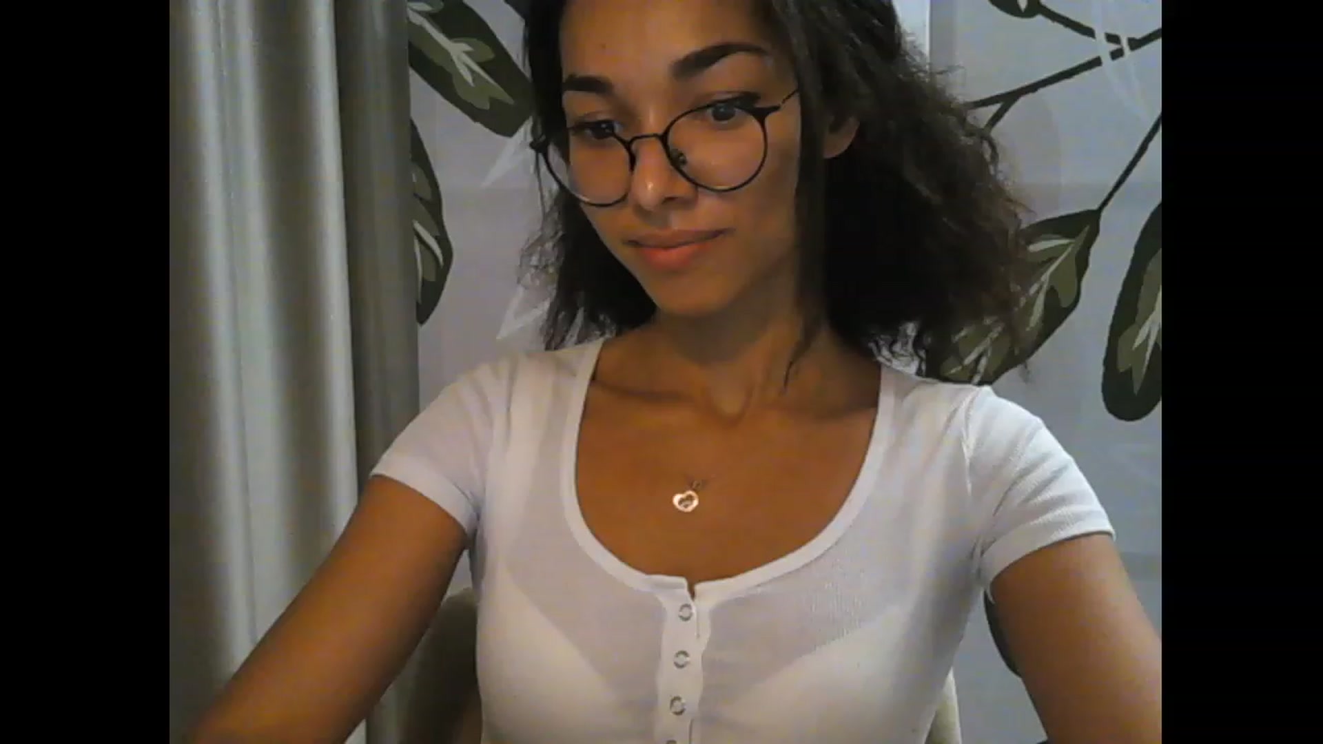 Gallery image thumbnail from Carmel_Dee's myfreecams stream on, 10/01/2023, 23:32 image 6 of 20