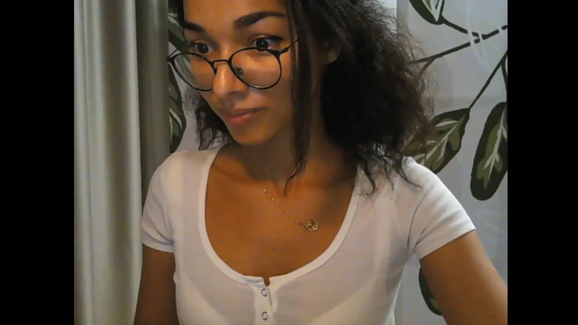 Gallery image thumbnail from Carmel_Dee's myfreecams stream on, 10/02/2023, 03:37 image 17 of 20