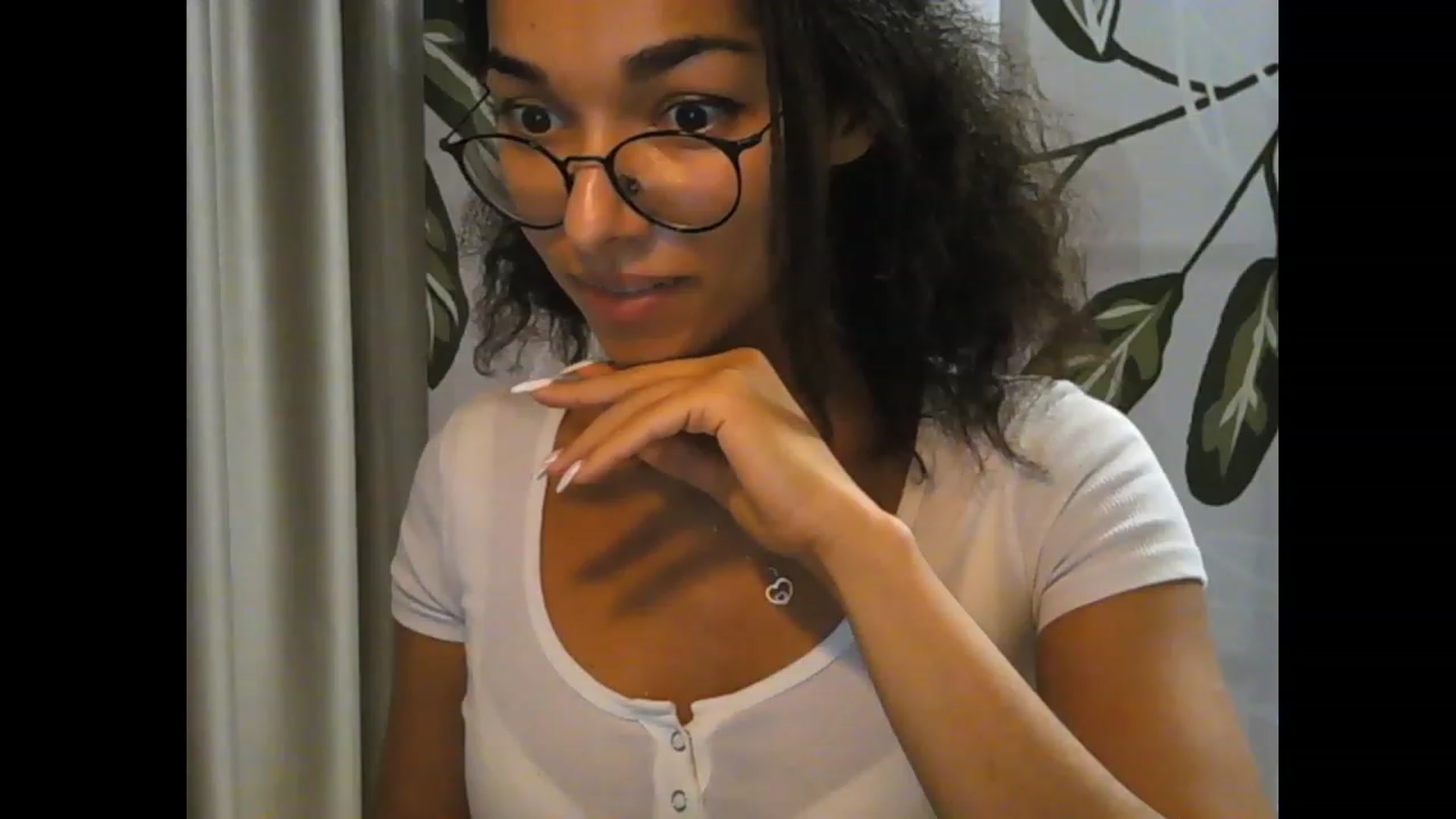 Gallery image thumbnail from Carmel_Dee's myfreecams stream on, 10/02/2023, 03:37 image 16 of 20