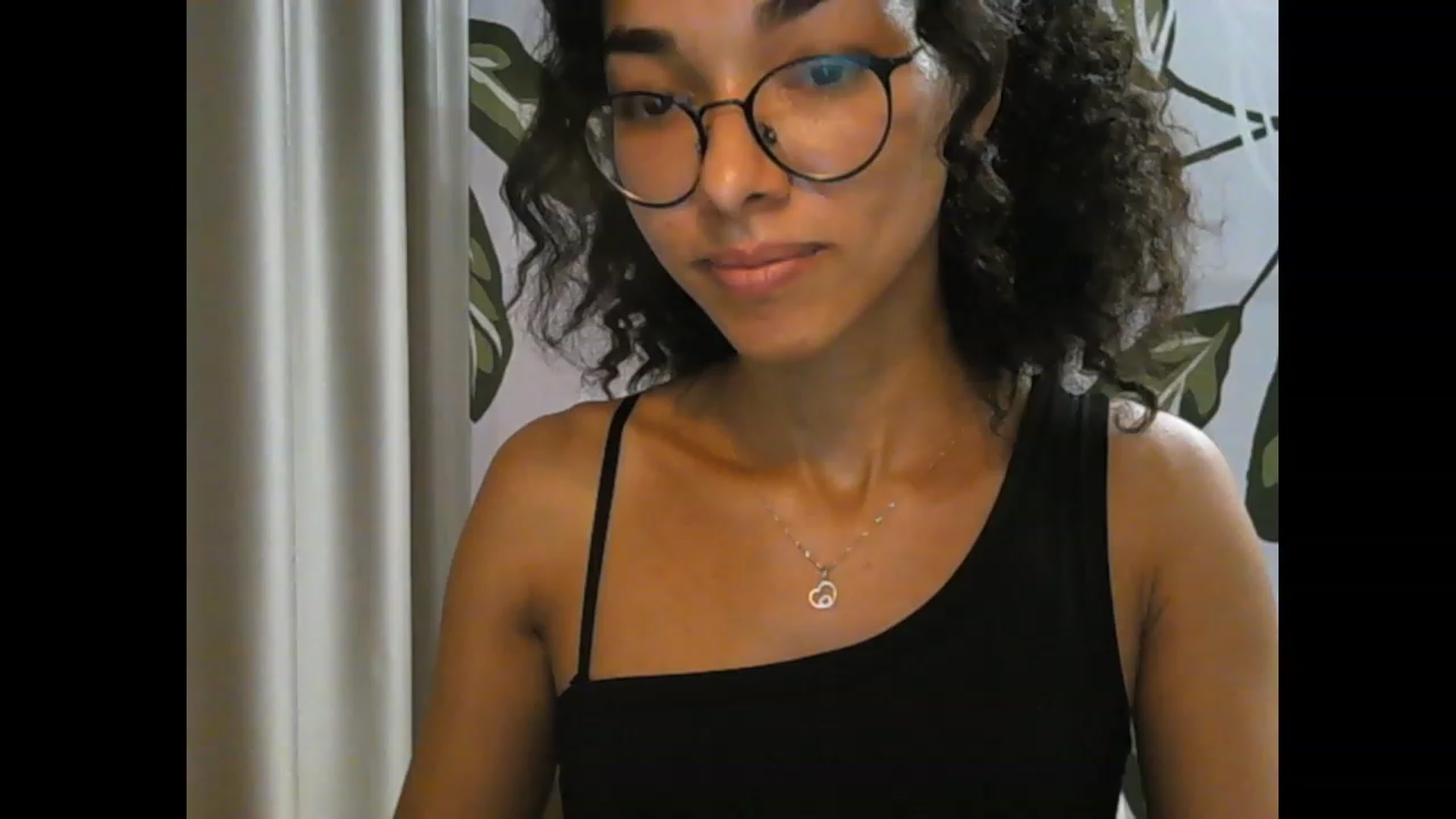 Gallery image thumbnail from Carmel_Dee's myfreecams stream on, 10/04/2023, 14:24 image 9 of 20