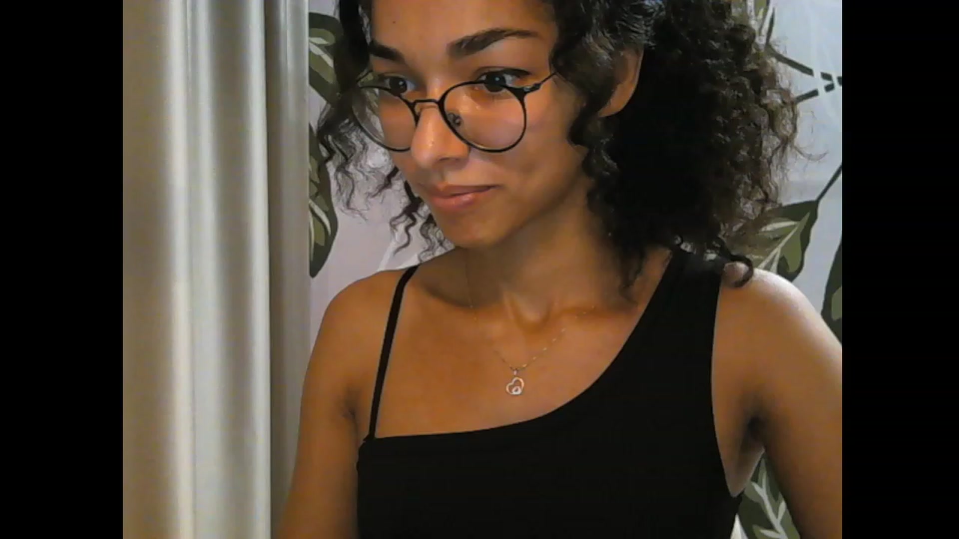 Gallery image thumbnail from Carmel_Dee's myfreecams stream on, 10/04/2023, 14:24 image 15 of 20