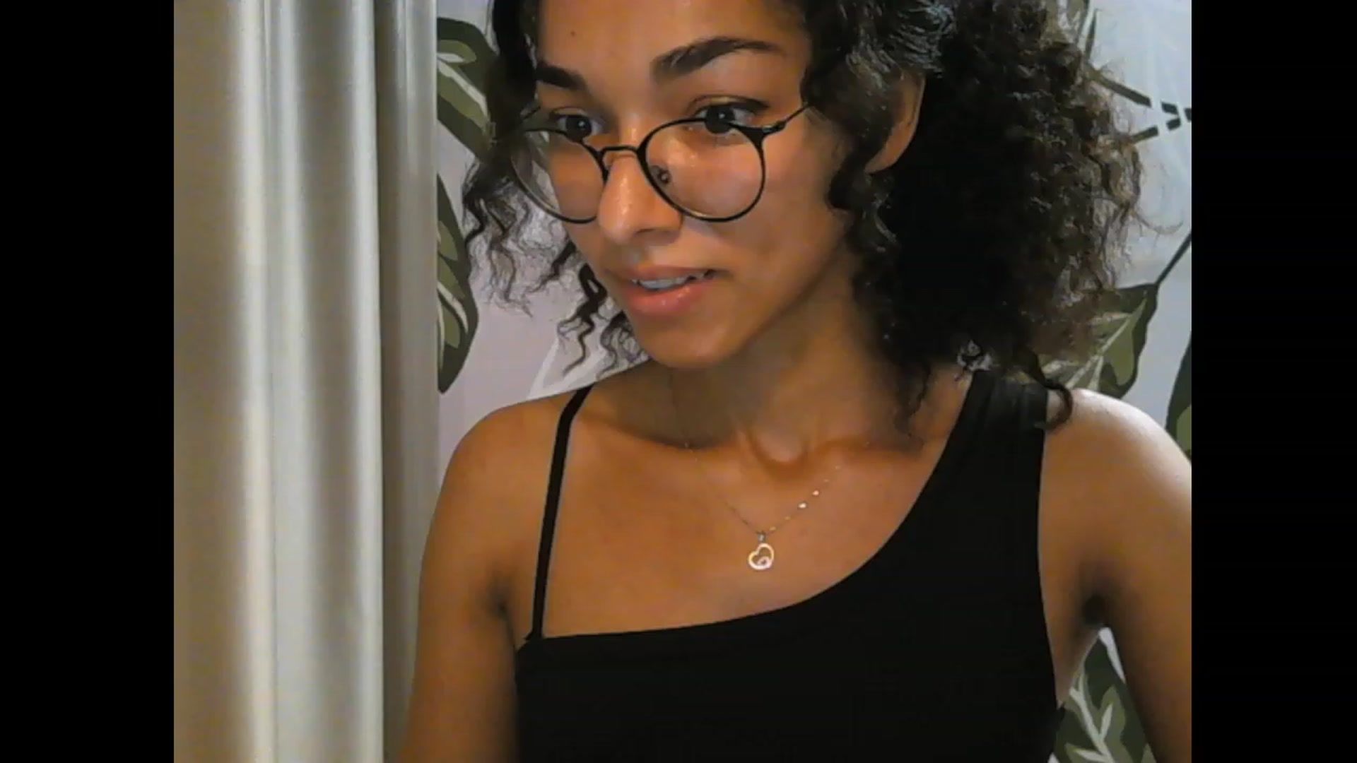 Gallery image thumbnail from Carmel_Dee's myfreecams stream on, 10/04/2023, 14:24 image 14 of 20