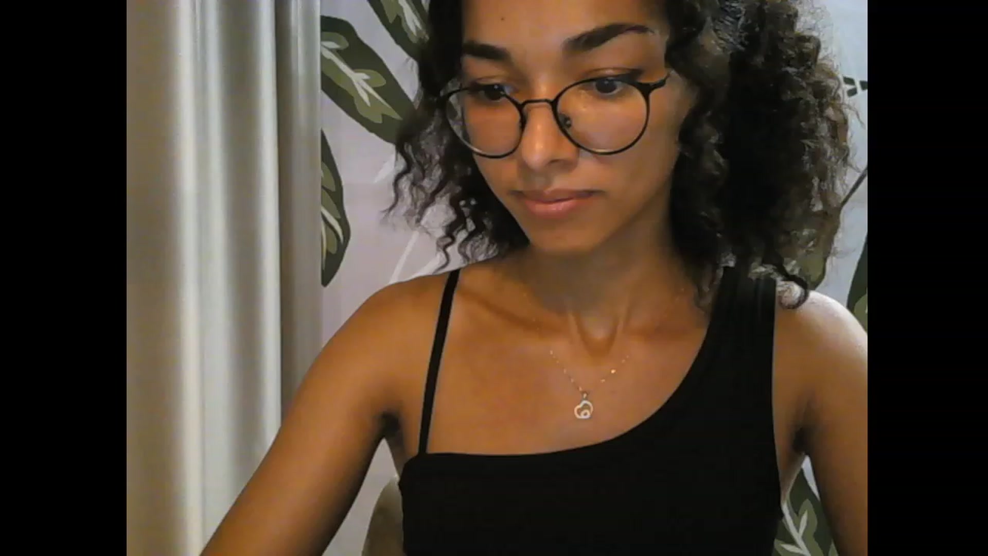 Gallery image thumbnail from Carmel_Dee's myfreecams stream on, 10/04/2023, 14:24 image 18 of 20