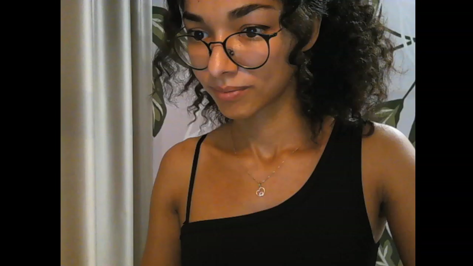 Gallery image thumbnail from Carmel_Dee's myfreecams stream on, 10/04/2023, 14:24 image 16 of 20
