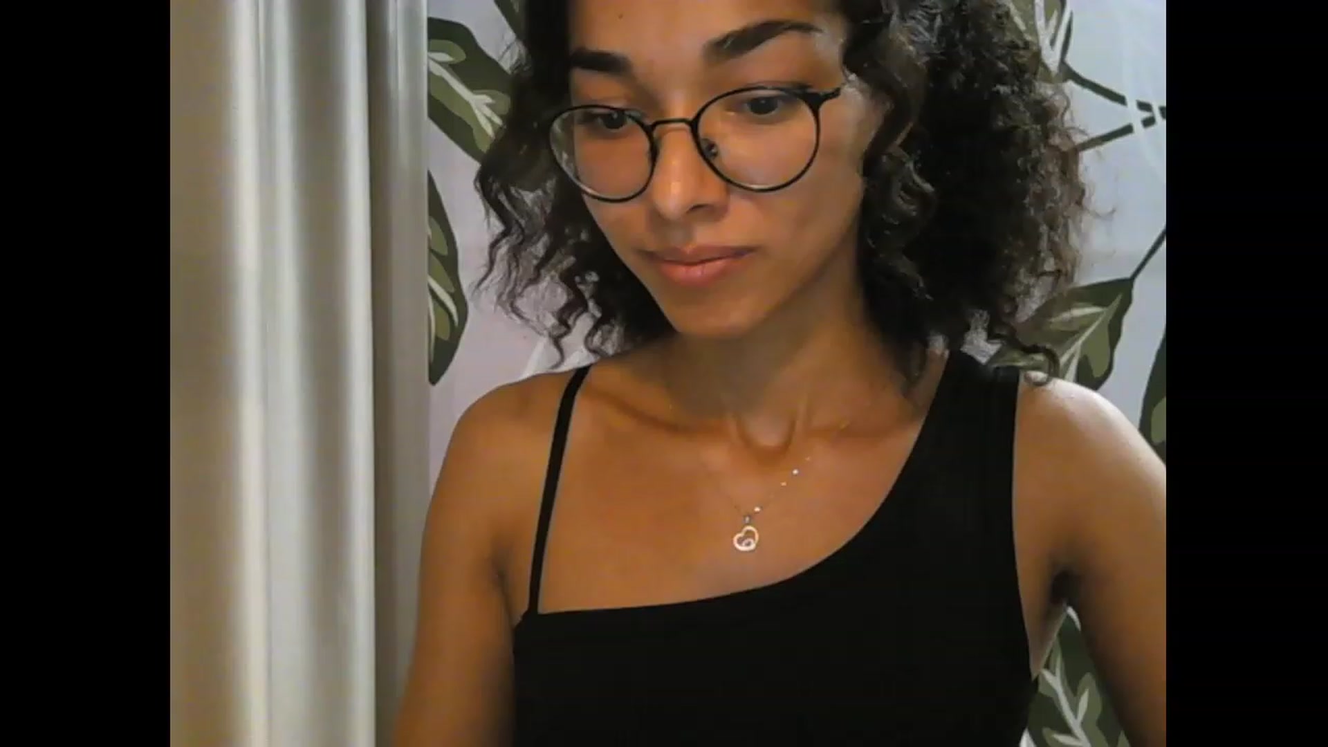 Gallery image thumbnail from Carmel_Dee's myfreecams stream on, 10/04/2023, 14:24 image 6 of 20