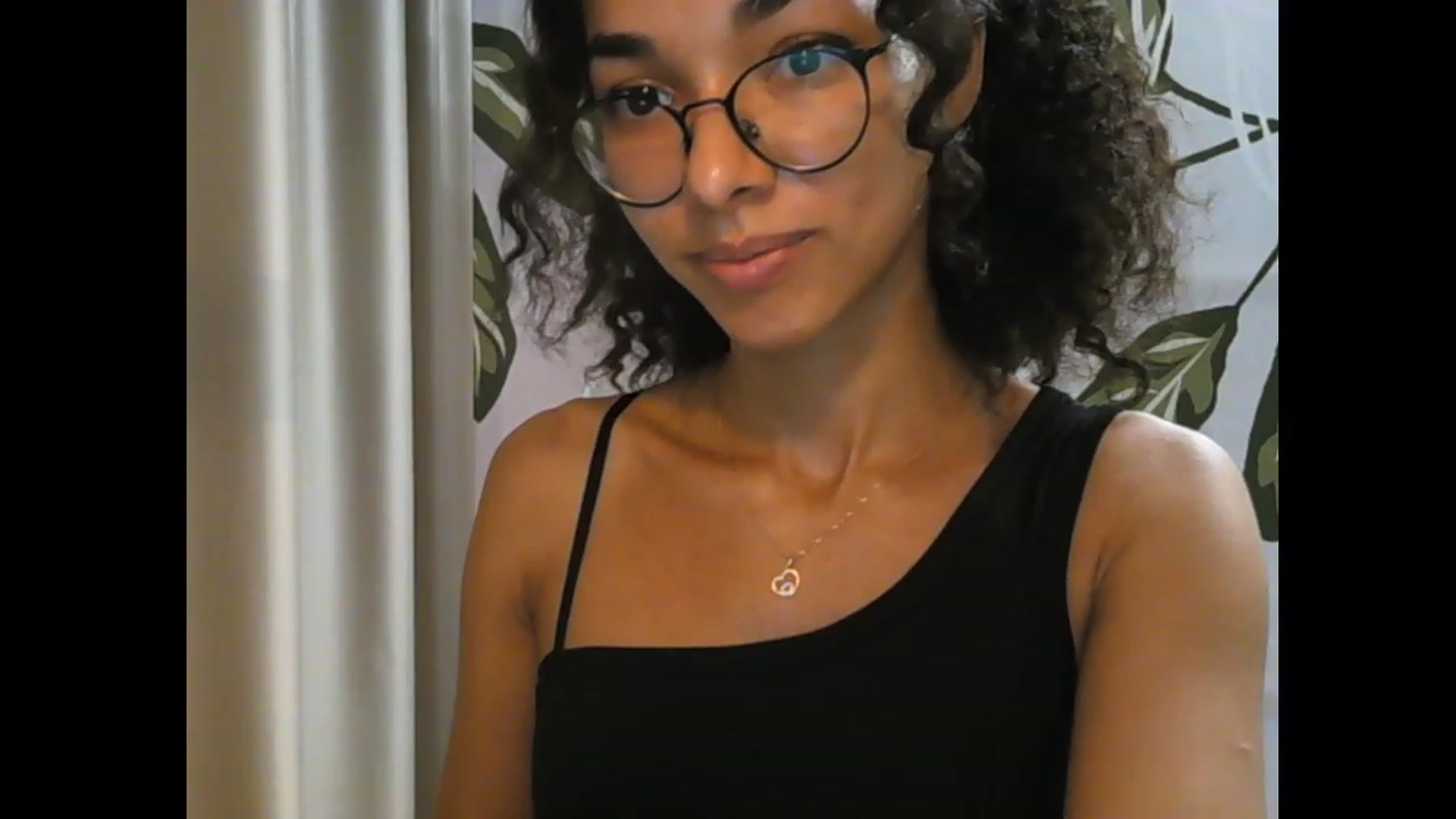 Gallery image thumbnail from Carmel_Dee's myfreecams stream on, 10/04/2023, 14:24 image 20 of 20