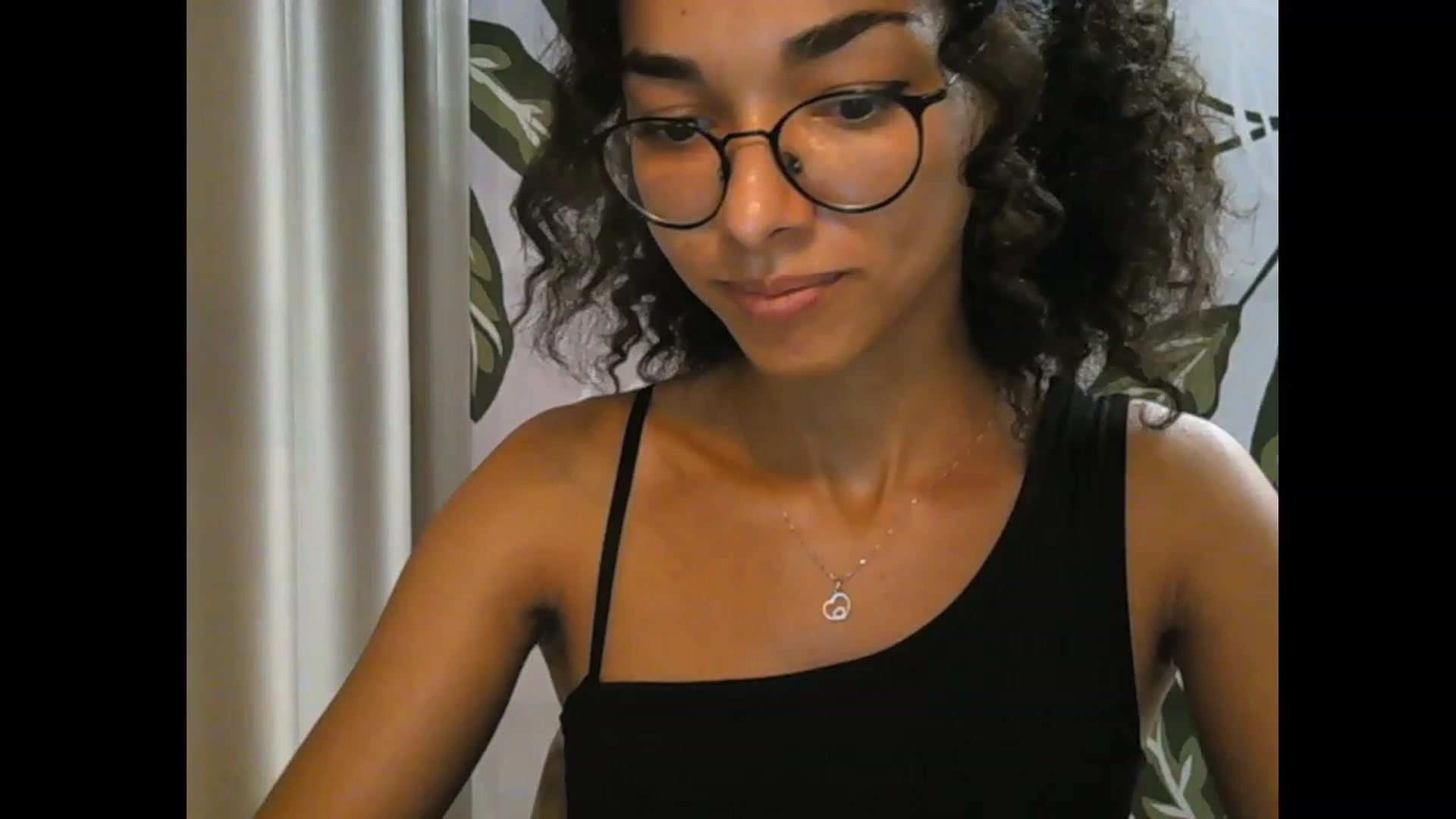 Gallery image thumbnail from Carmel_Dee's myfreecams stream on, 10/04/2023, 14:24 image 1 of 20