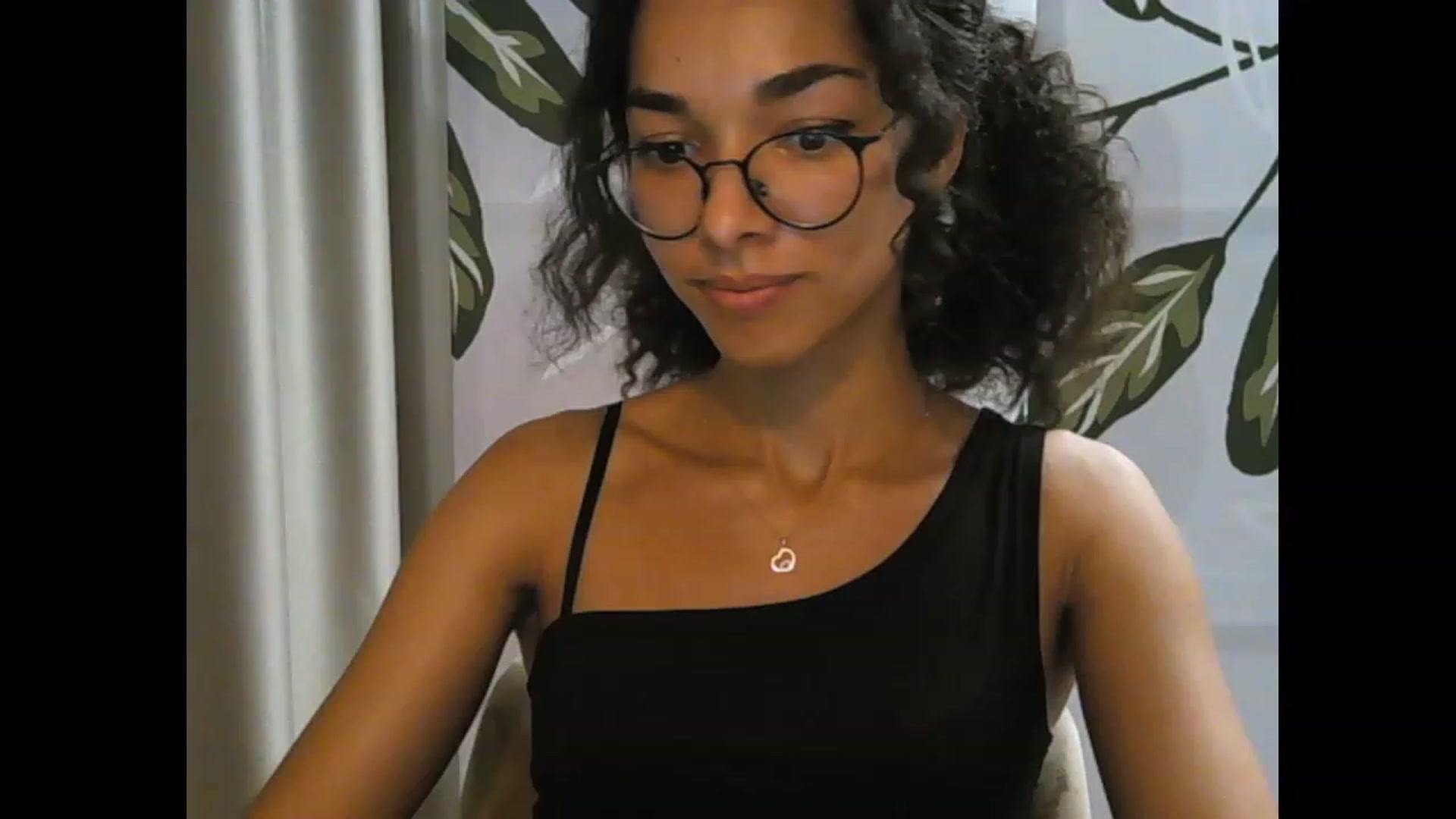 Gallery image thumbnail from Carmel_Dee's myfreecams stream on, 10/04/2023, 16:28 image 13 of 20