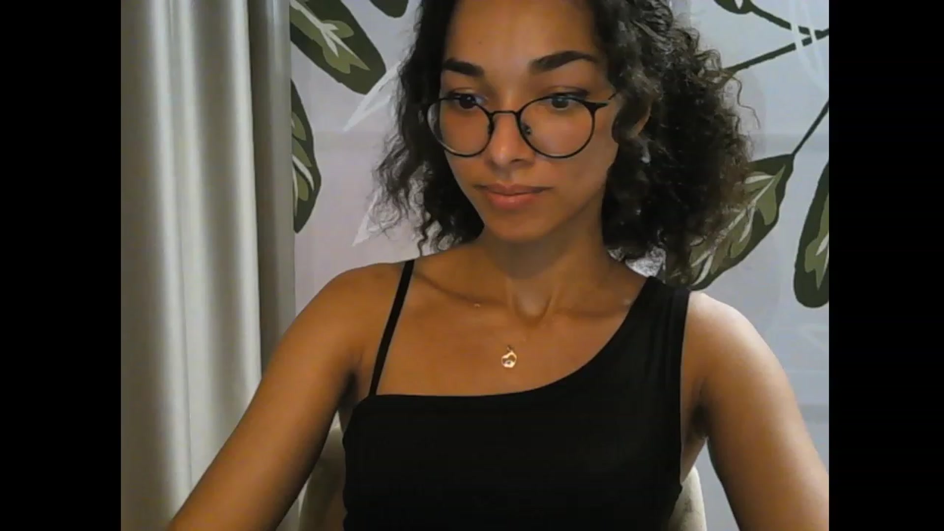 Gallery image thumbnail from Carmel_Dee's myfreecams stream on, 10/04/2023, 16:28 image 18 of 20