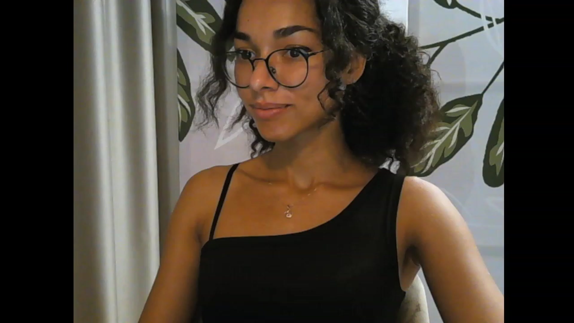 Gallery image thumbnail from Carmel_Dee's myfreecams stream on, 10/04/2023, 16:28 image 19 of 20