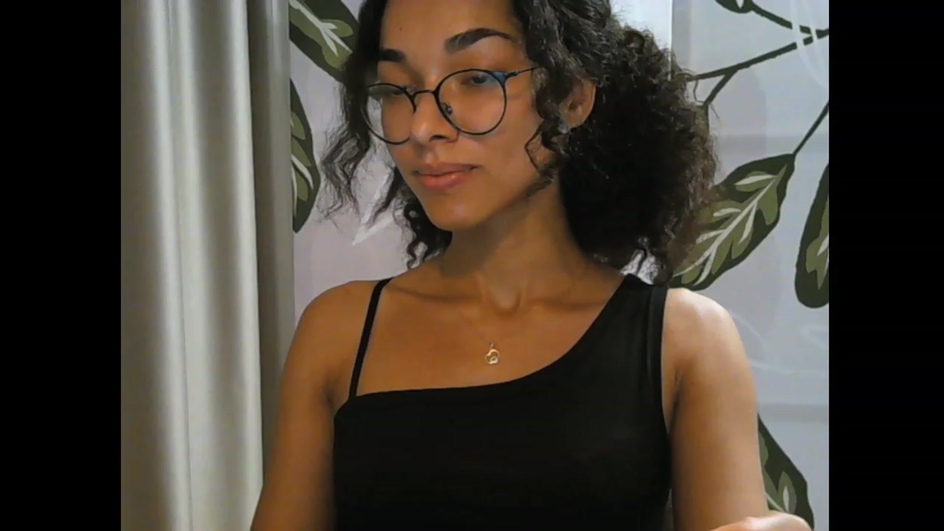 Gallery image thumbnail from Carmel_Dee's myfreecams stream on, 10/04/2023, 16:28 image 10 of 20