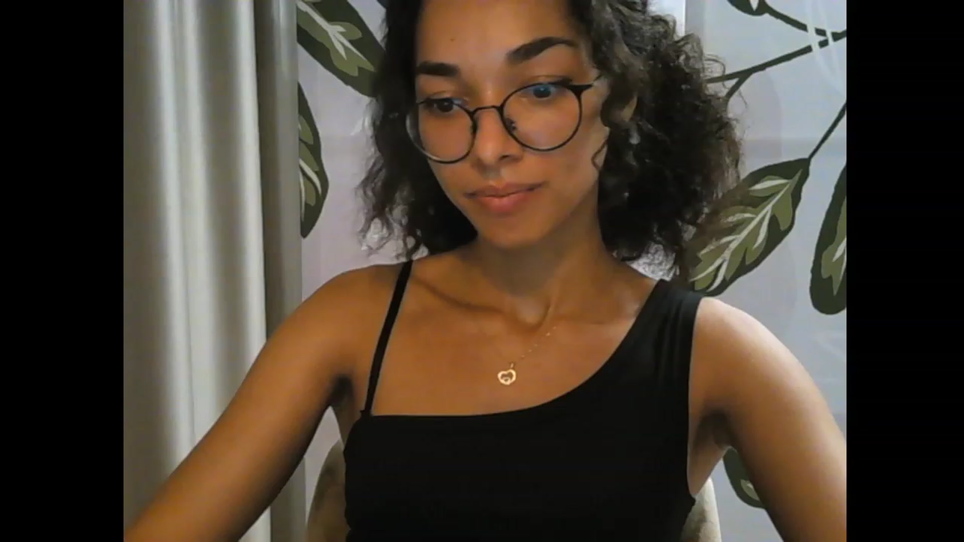 Gallery image thumbnail from Carmel_Dee's myfreecams stream on, 10/04/2023, 16:28 image 1 of 20