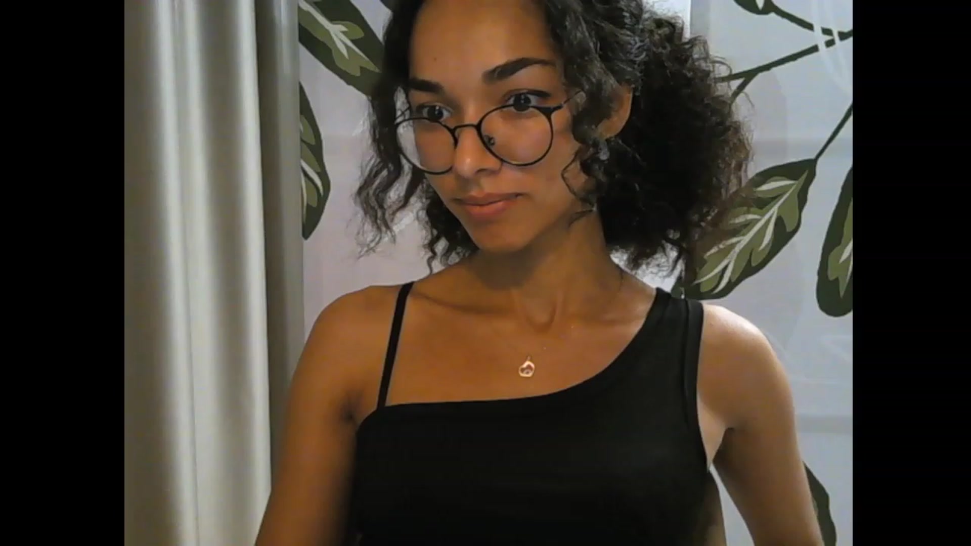 Gallery image thumbnail from Carmel_Dee's myfreecams stream on, 10/04/2023, 16:28 image 8 of 20