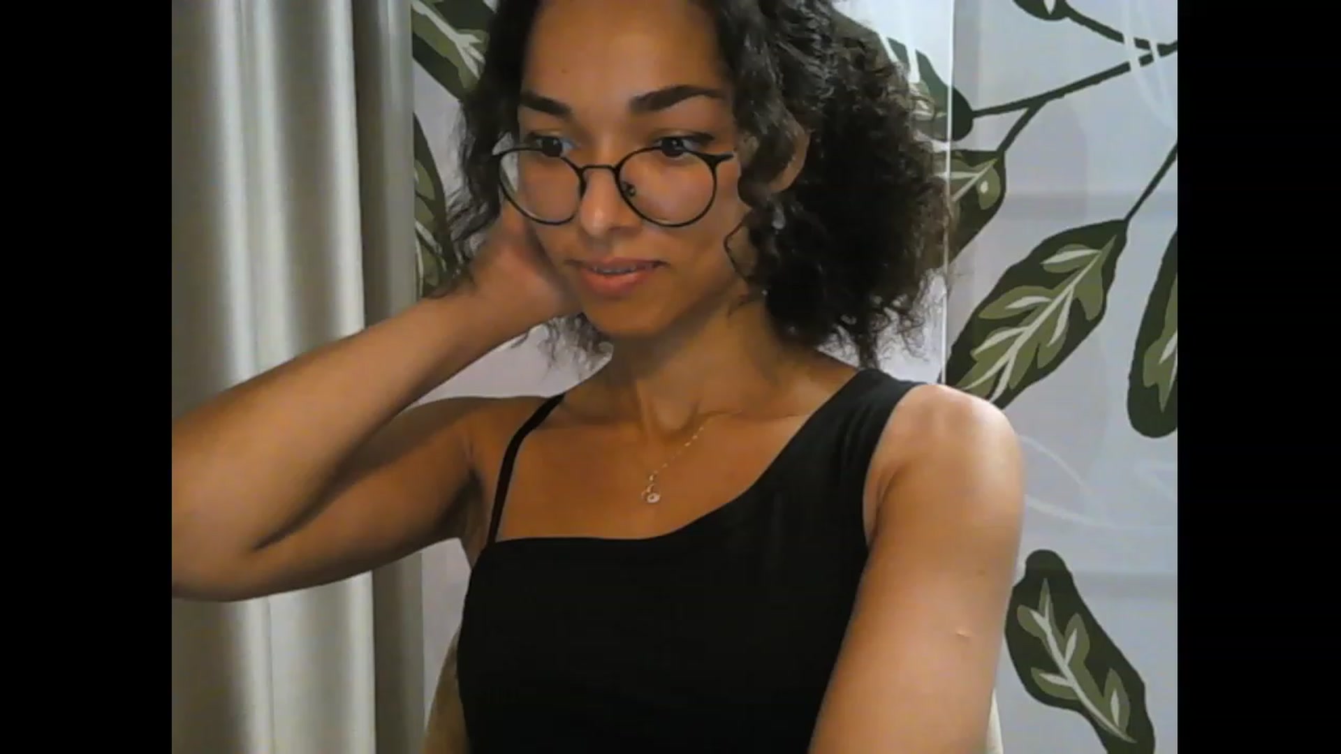 Gallery image thumbnail from Carmel_Dee's myfreecams stream on, 10/04/2023, 16:28 image 9 of 20