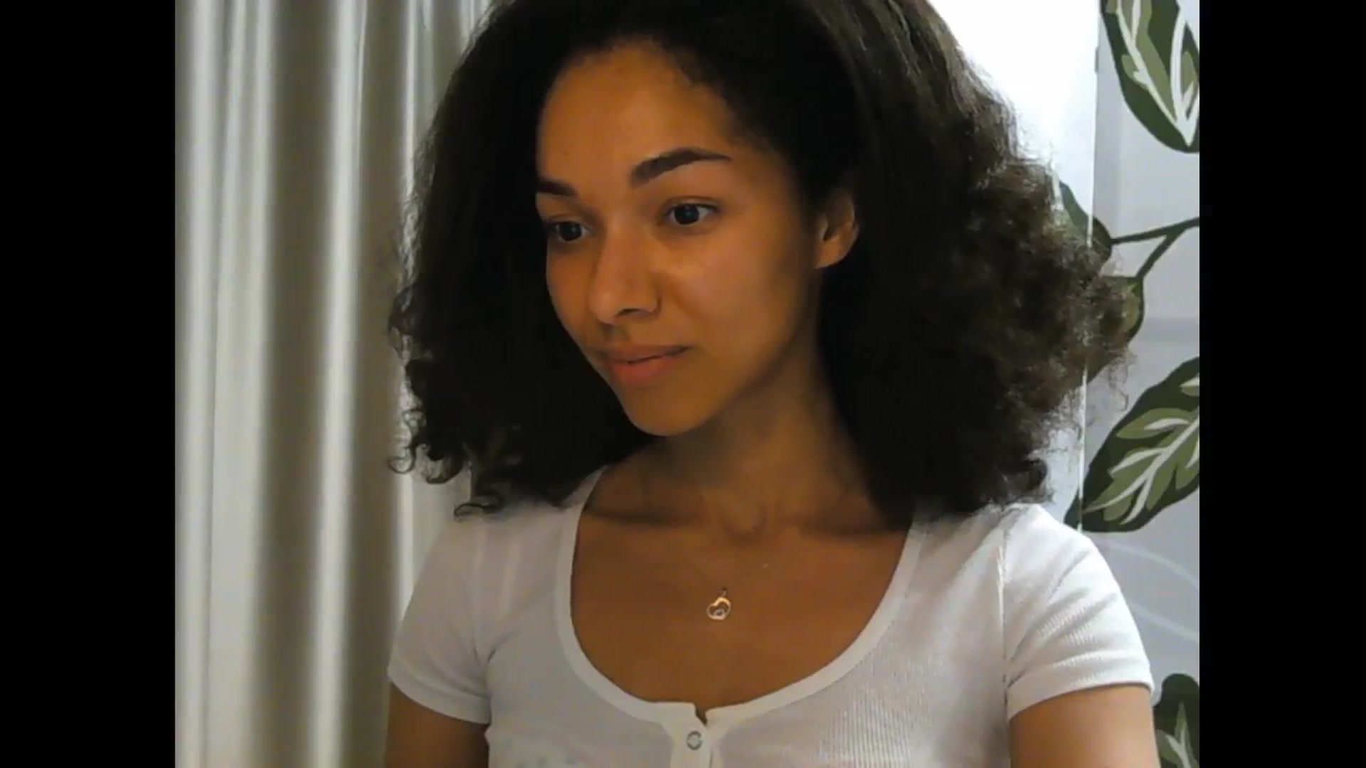 Gallery image thumbnail from Carmel_Dee's myfreecams stream on, 05/12/2024, 18:39 image 17 of 20
