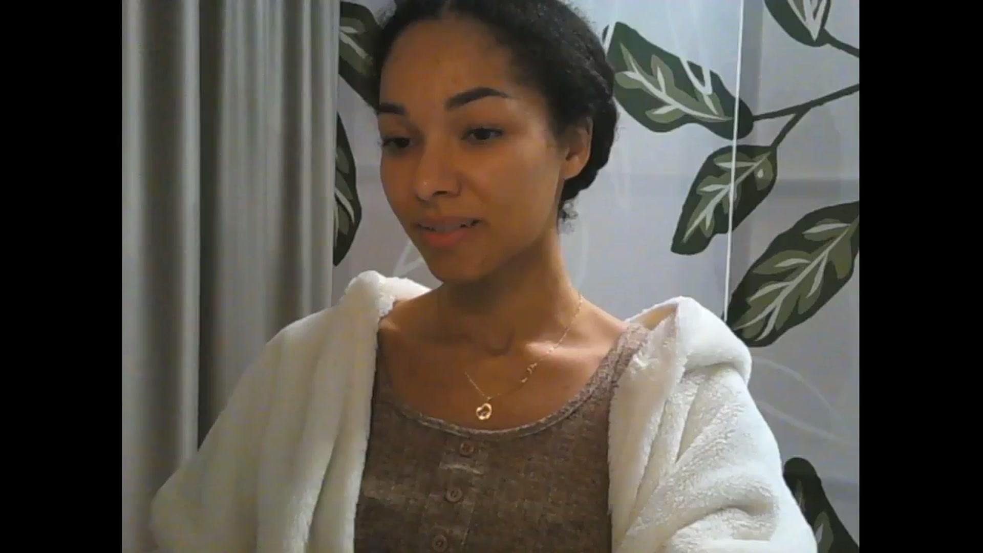 Gallery image thumbnail from Carmel_Dee's myfreecams stream on, 10/17/2024, 20:24 image 11 of 20