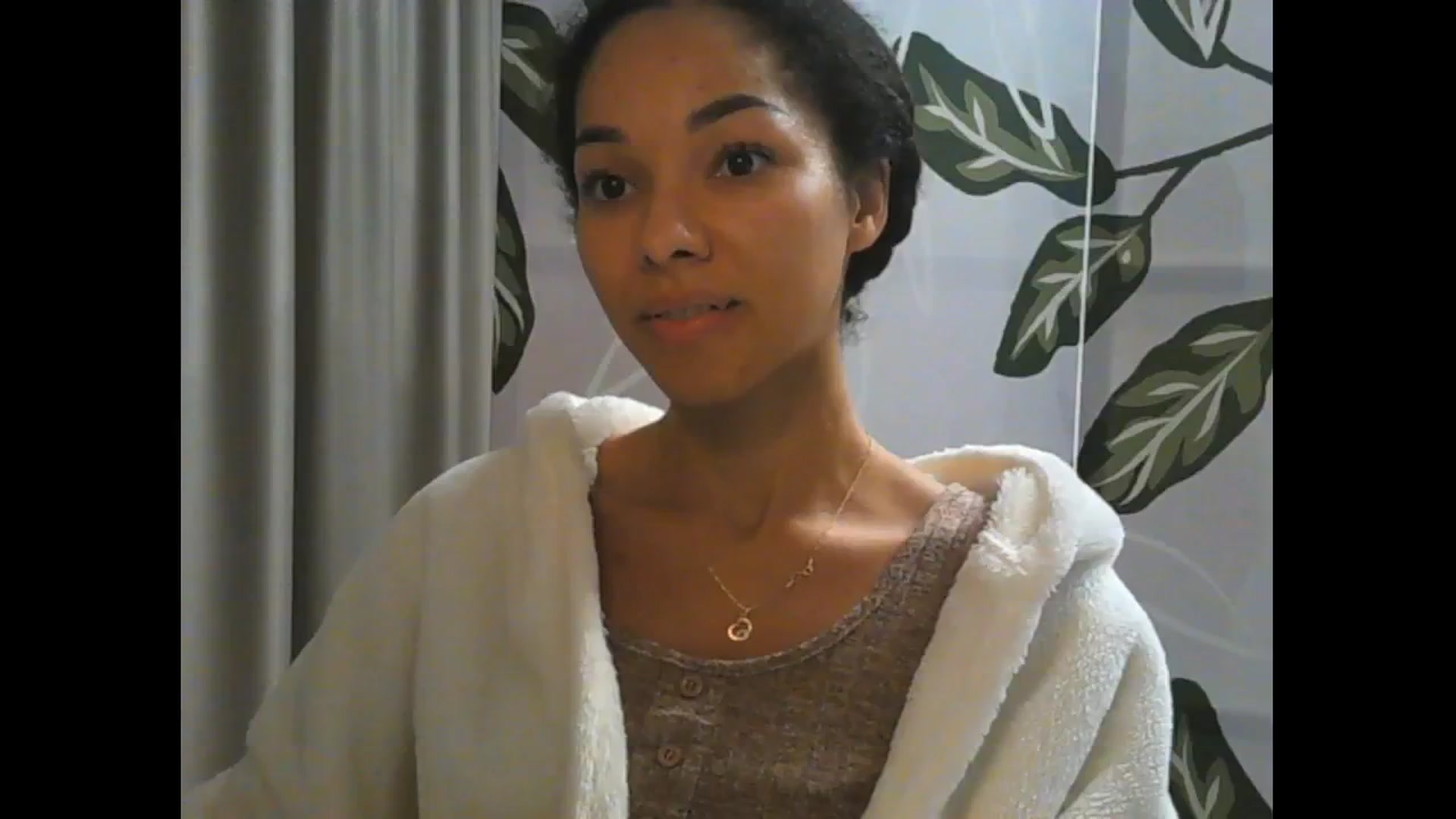 Gallery image thumbnail from Carmel_Dee's myfreecams stream on, 10/17/2024, 20:24 image 1 of 20