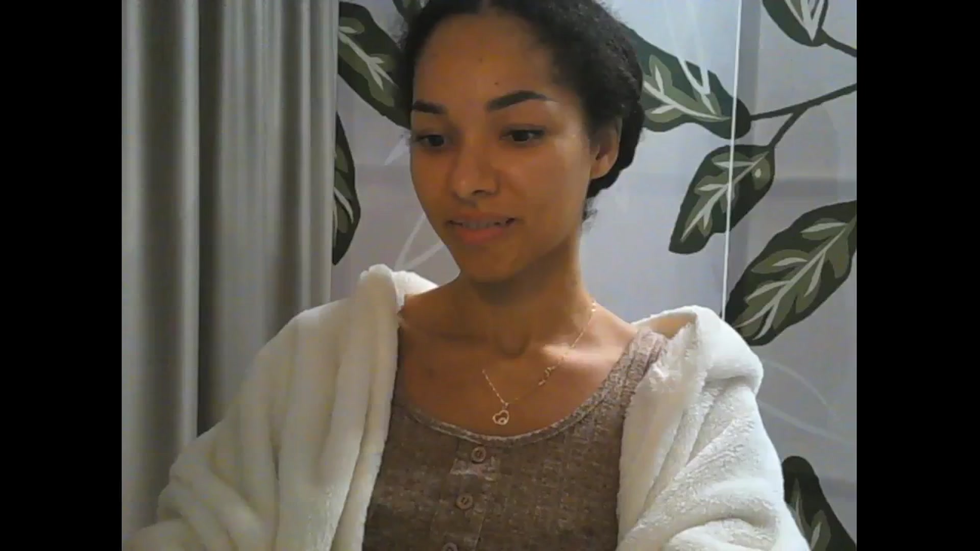 Gallery image thumbnail from Carmel_Dee's myfreecams stream on, 10/17/2024, 20:24 image 14 of 20