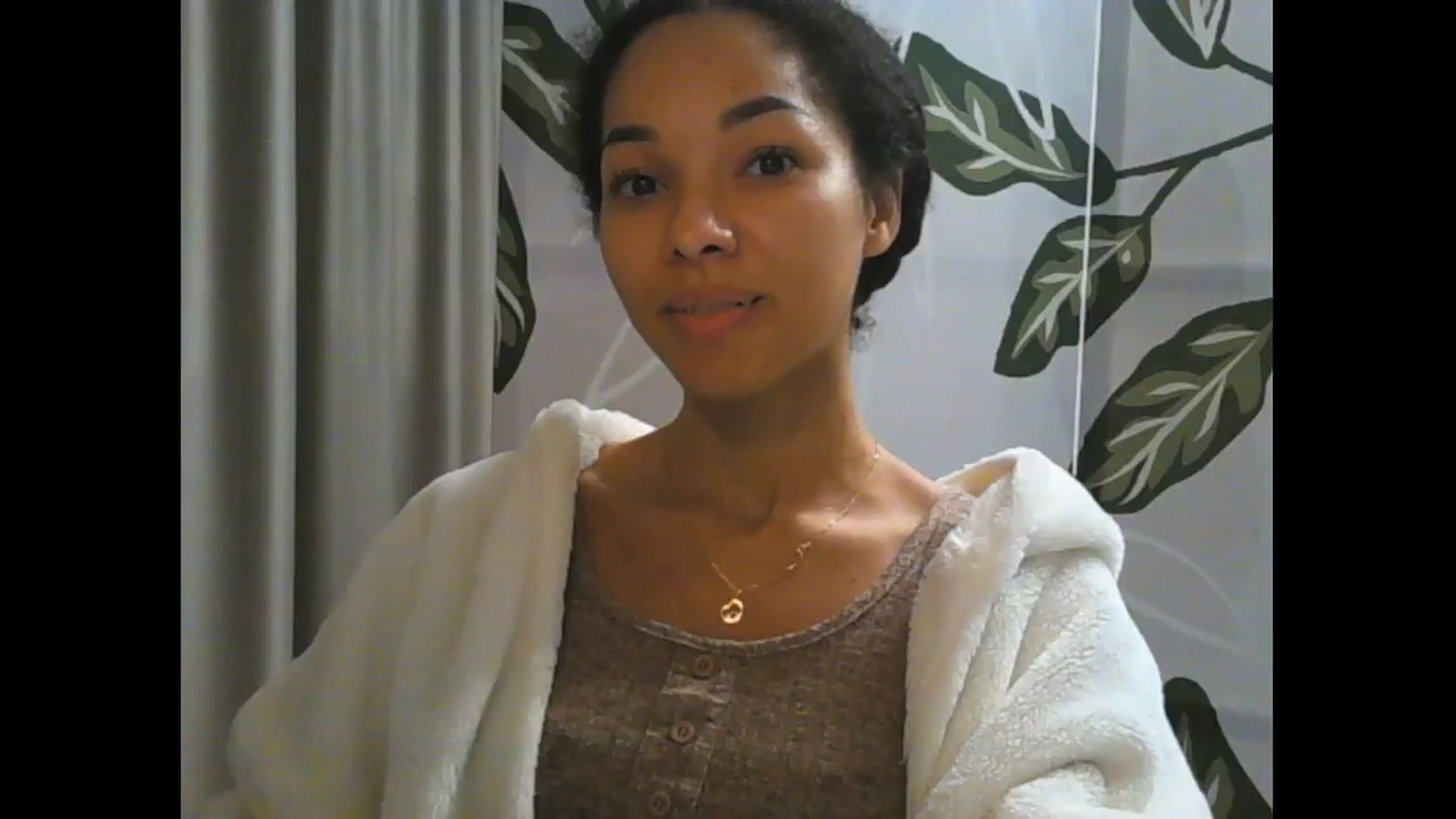 Gallery image thumbnail from Carmel_Dee's myfreecams stream on, 10/17/2024, 20:24 image 9 of 20