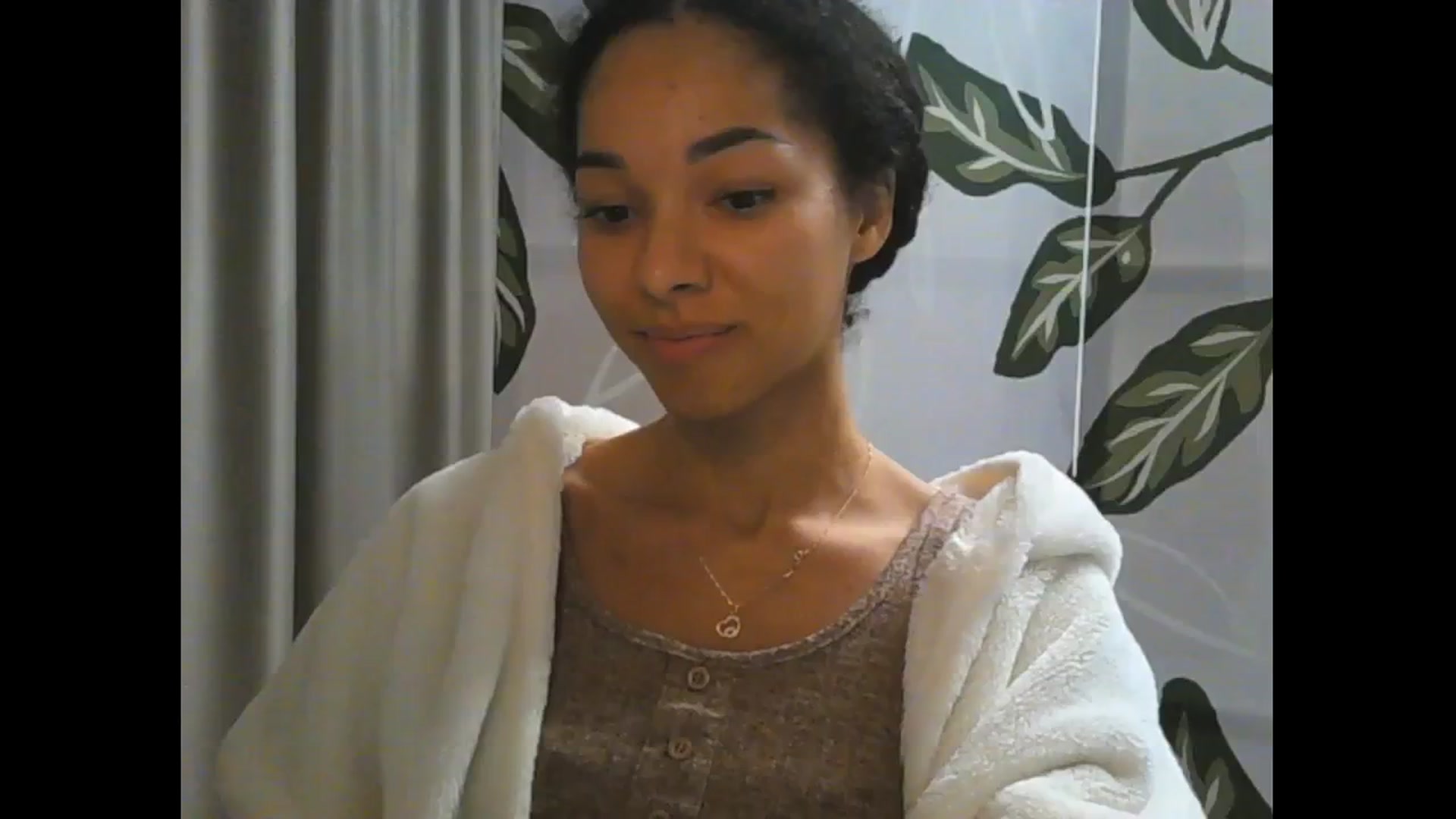 Gallery image thumbnail from Carmel_Dee's myfreecams stream on, 10/17/2024, 20:24 image 13 of 20