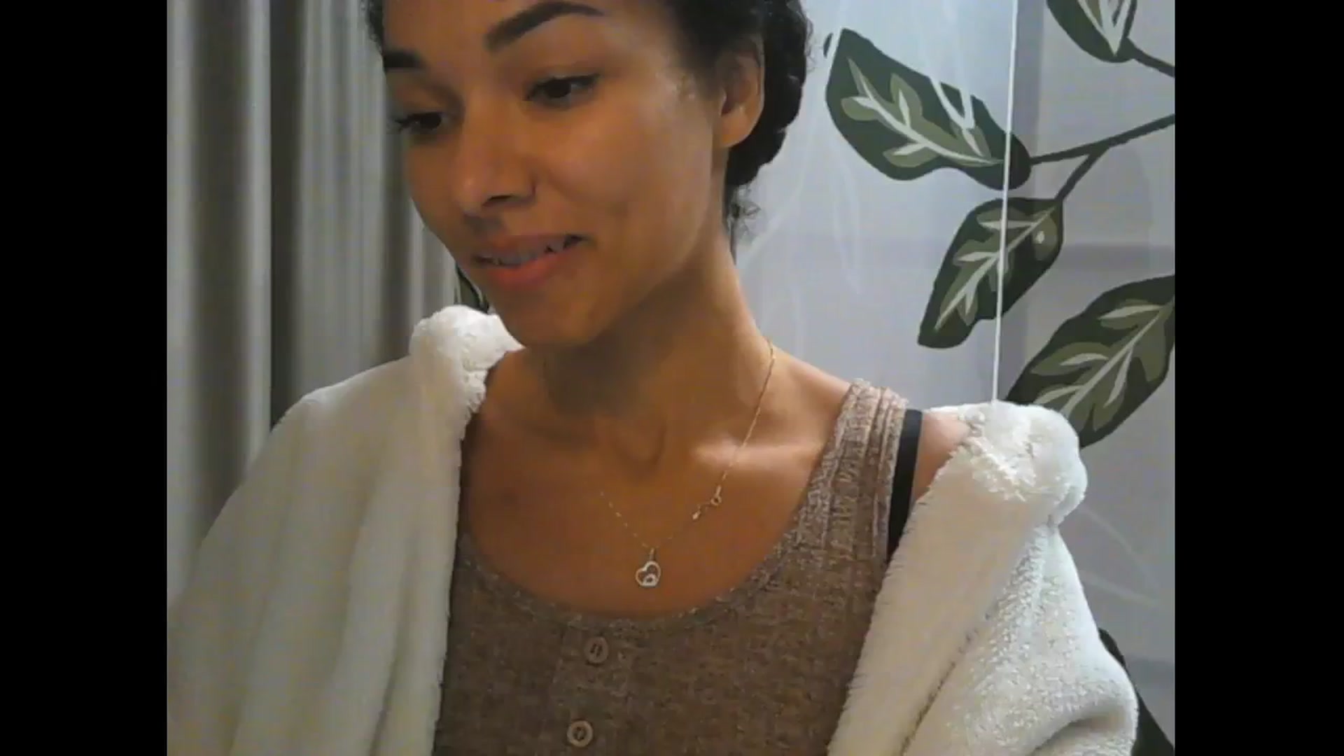Gallery image thumbnail from Carmel_Dee's myfreecams stream on, 10/17/2024, 20:24 image 3 of 20