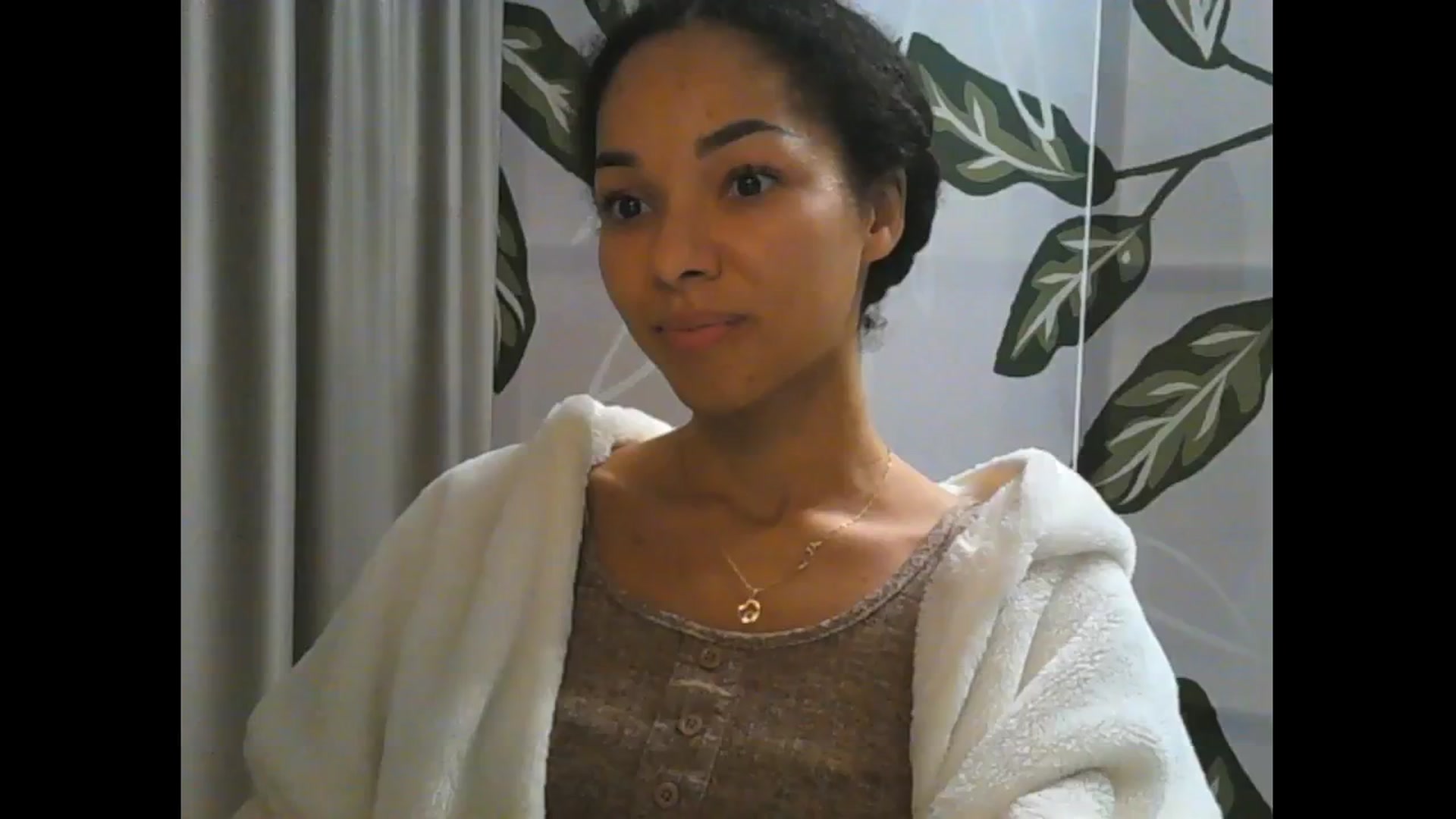 Gallery image thumbnail from Carmel_Dee's myfreecams stream on, 10/17/2024, 20:24 image 7 of 20