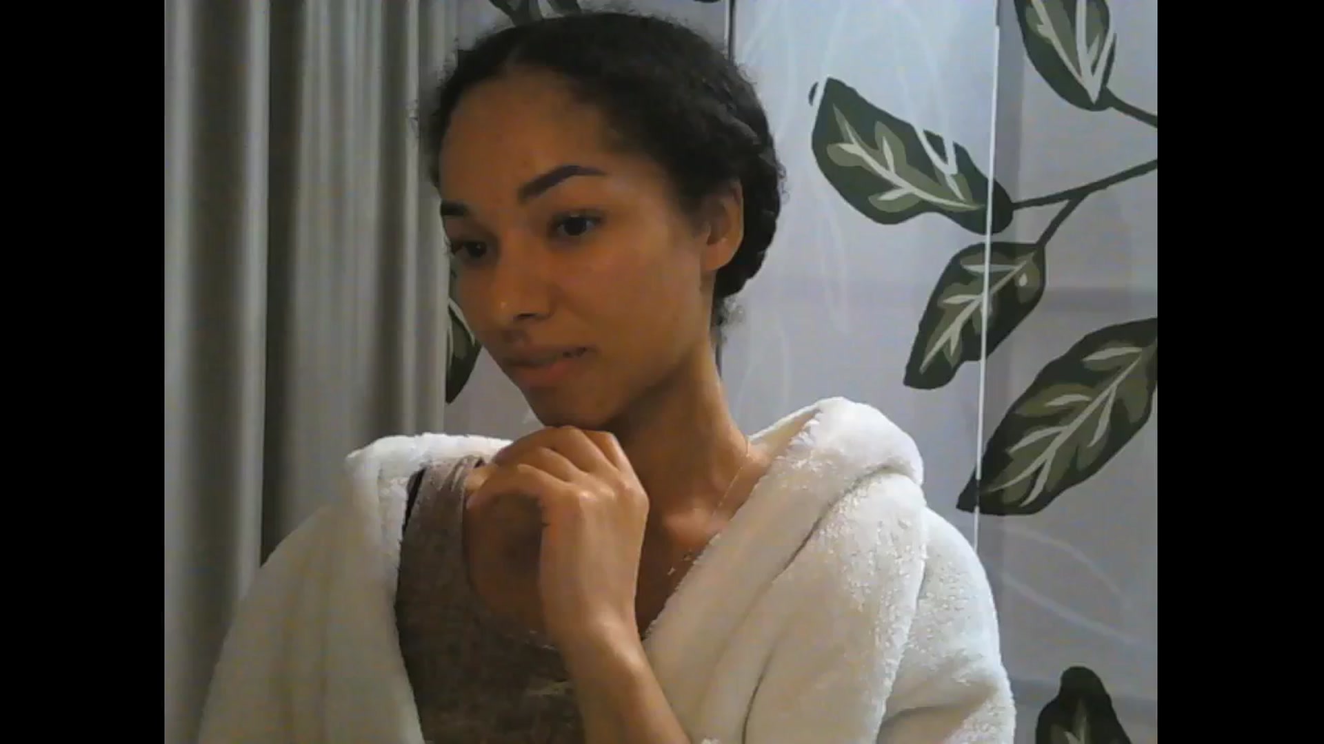 Gallery image thumbnail from Carmel_Dee's myfreecams stream on, 10/17/2024, 21:03 image 11 of 20