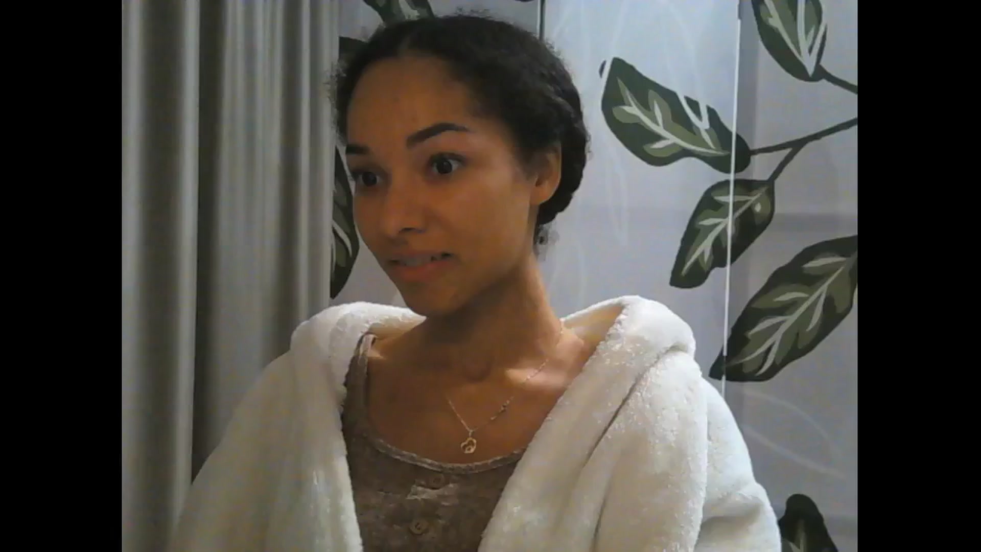 Gallery image thumbnail from Carmel_Dee's myfreecams stream on, 10/17/2024, 21:03 image 2 of 20