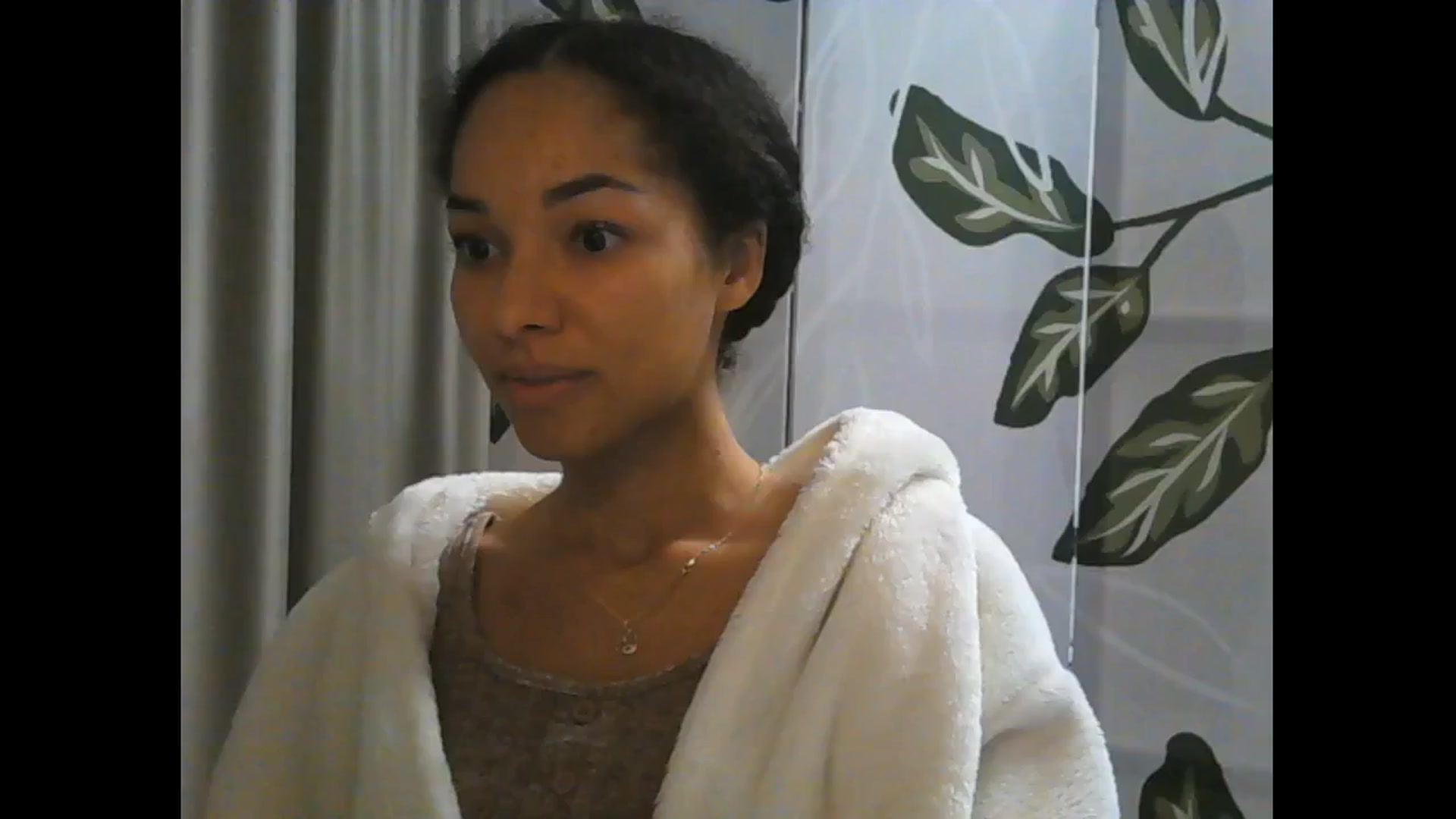 Gallery image thumbnail from Carmel_Dee's myfreecams stream on, 10/17/2024, 21:03 image 5 of 20