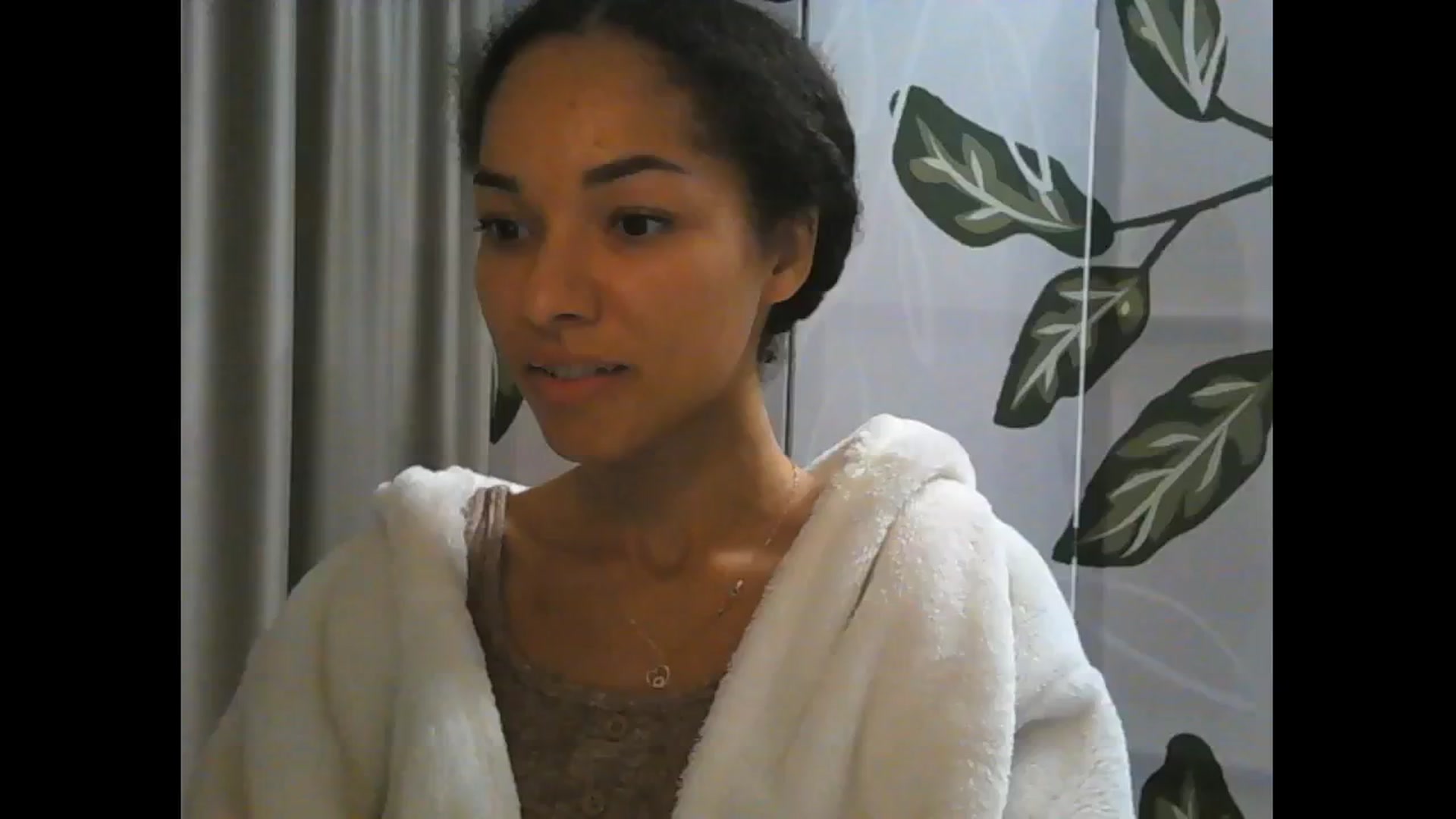 Gallery image thumbnail from Carmel_Dee's myfreecams stream on, 10/17/2024, 21:03 image 18 of 20