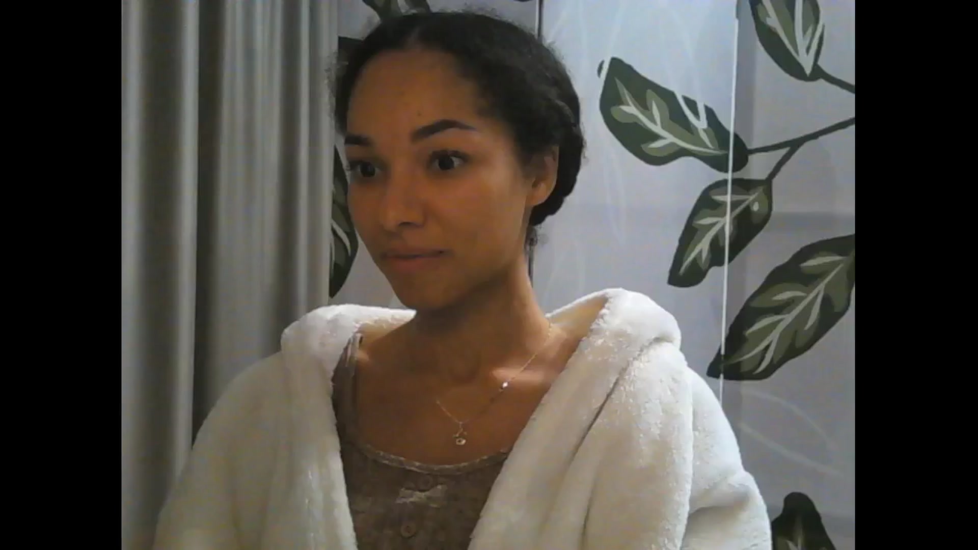 Gallery image thumbnail from Carmel_Dee's myfreecams stream on, 10/17/2024, 21:03 image 3 of 20
