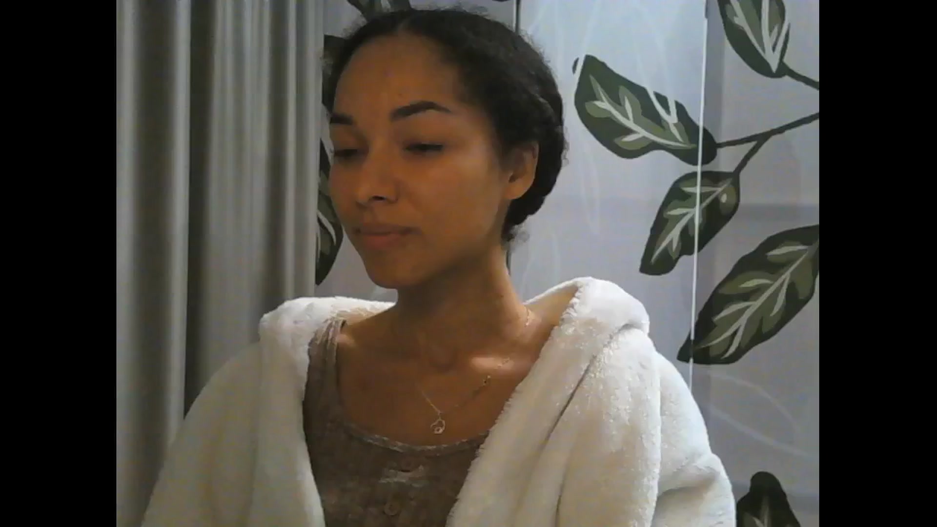 Gallery image thumbnail from Carmel_Dee's myfreecams stream on, 10/17/2024, 21:03 image 6 of 20
