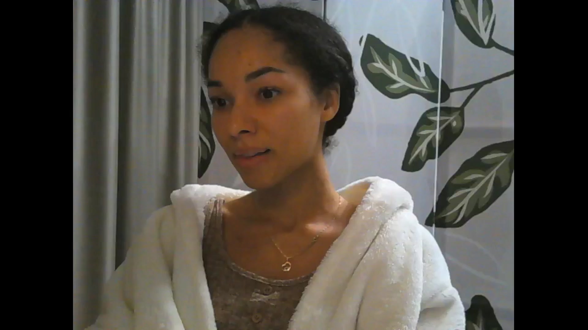 Gallery image thumbnail from Carmel_Dee's myfreecams stream on, 10/17/2024, 21:03 image 8 of 20