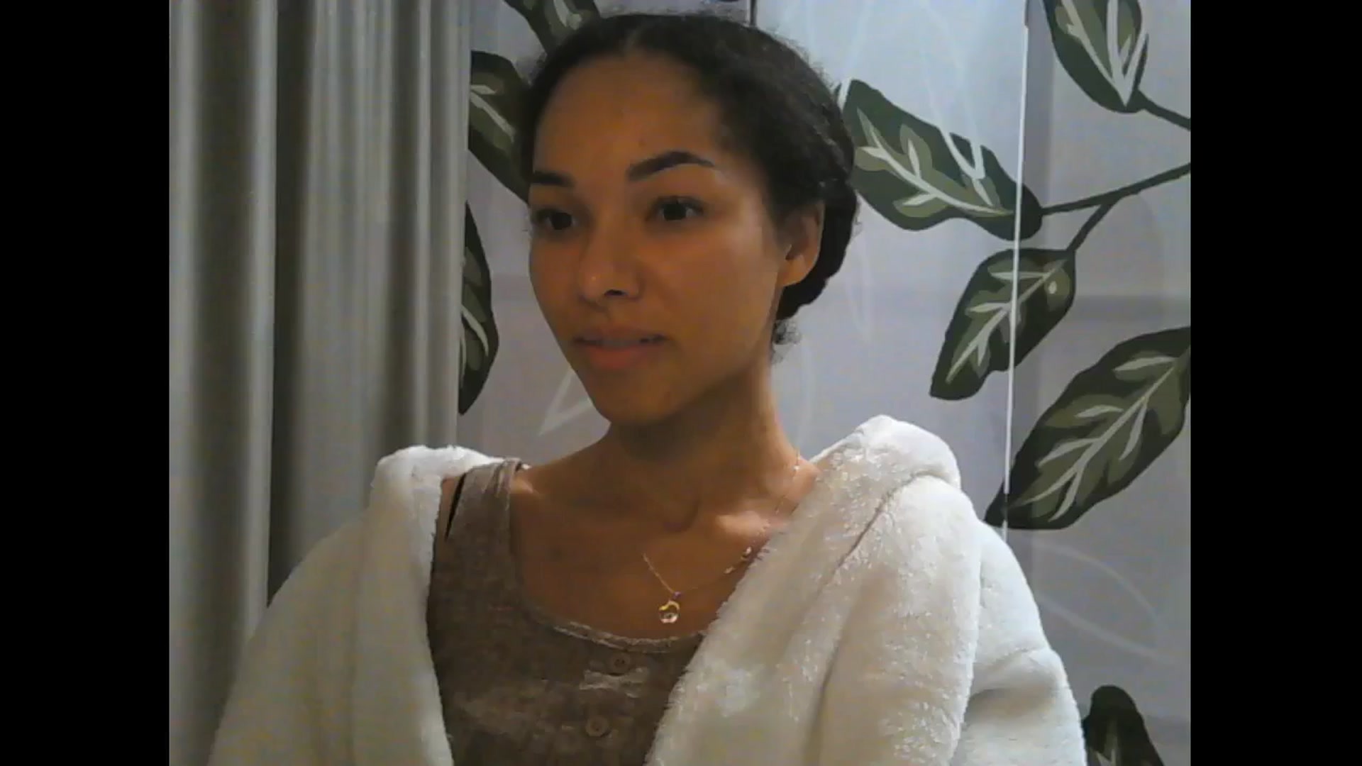 Gallery image thumbnail from Carmel_Dee's myfreecams stream on, 10/17/2024, 21:03 image 13 of 20