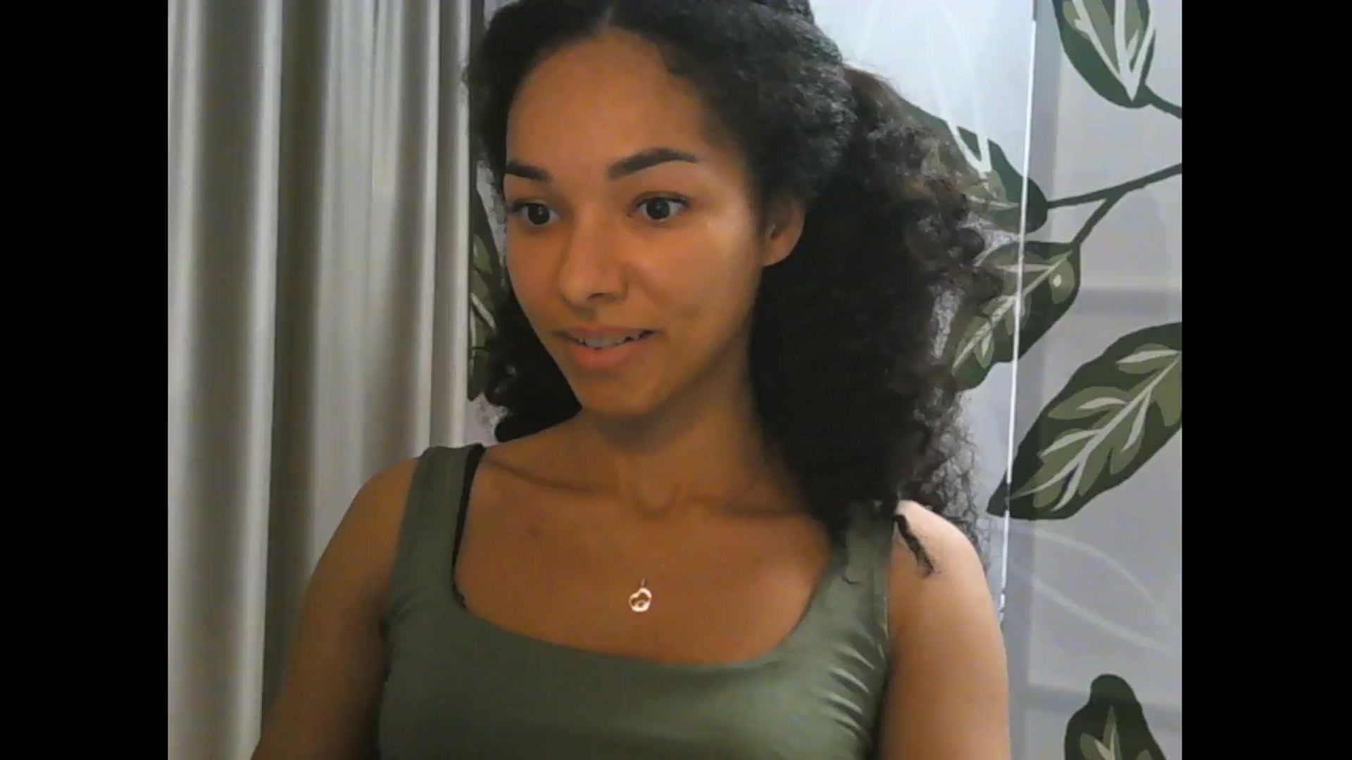 Gallery image thumbnail from Carmel_Dee's myfreecams stream on, 10/18/2024, 13:57 image 17 of 20