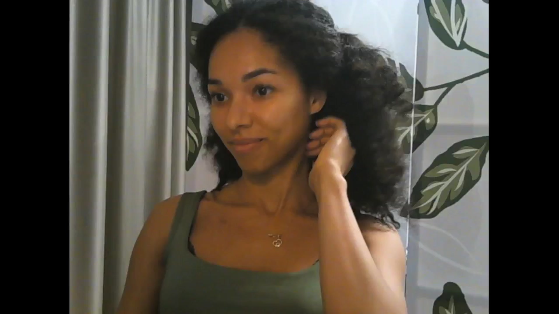Gallery image thumbnail from Carmel_Dee's myfreecams stream on, 10/18/2024, 20:58 image 10 of 20