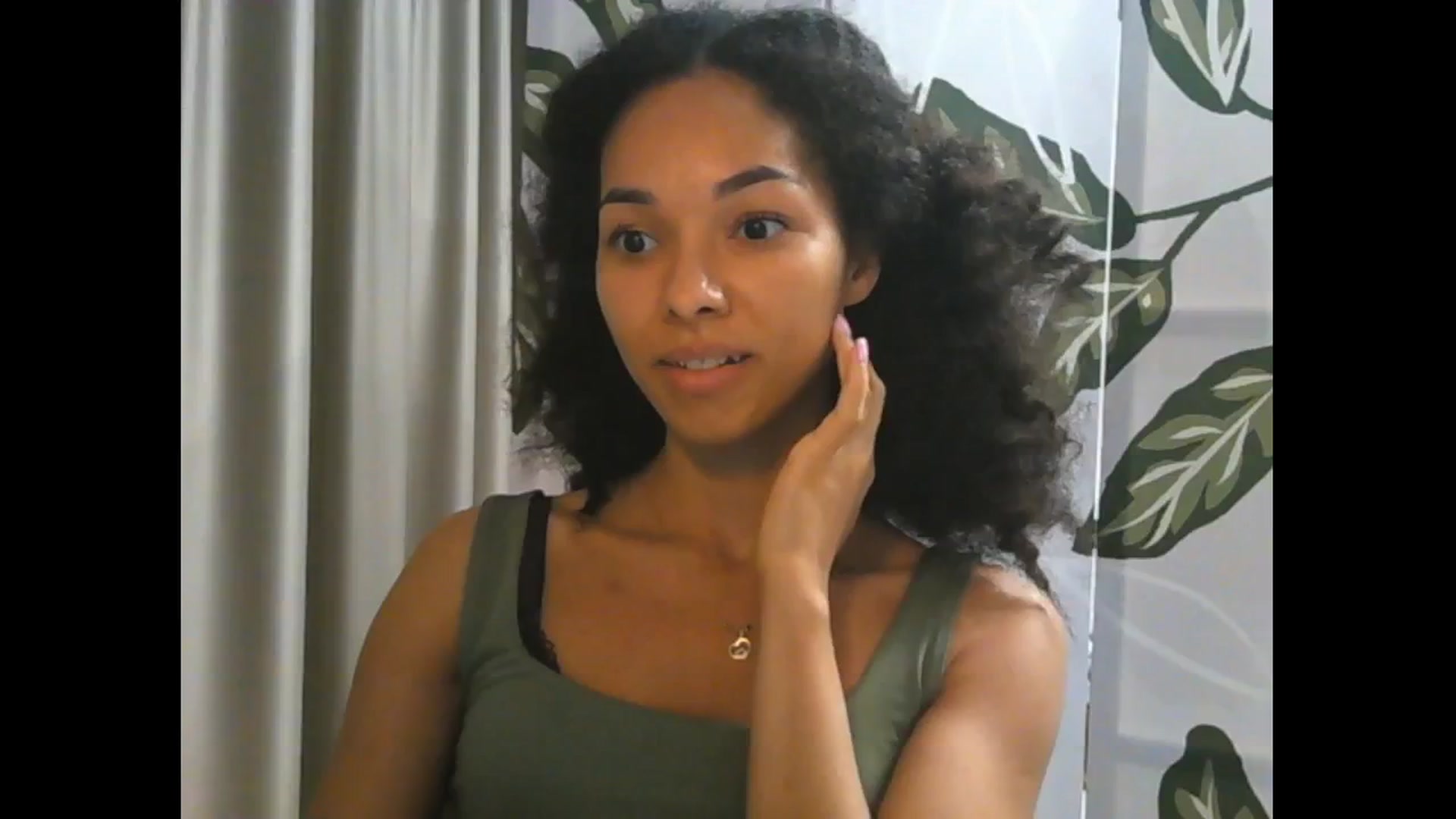 Gallery image thumbnail from Carmel_Dee's myfreecams stream on, 10/18/2024, 21:32 image 2 of 20